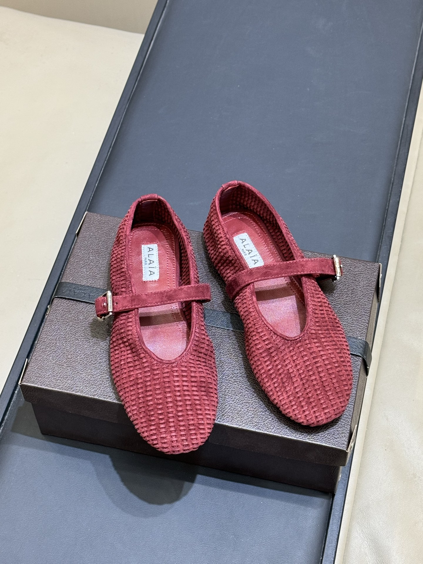 alaia 编织芭蕾舞鞋新品整只鞋面 纯手工编织的，比较耗时！复古时髦，春夏度假⛱️很谙哦size 35