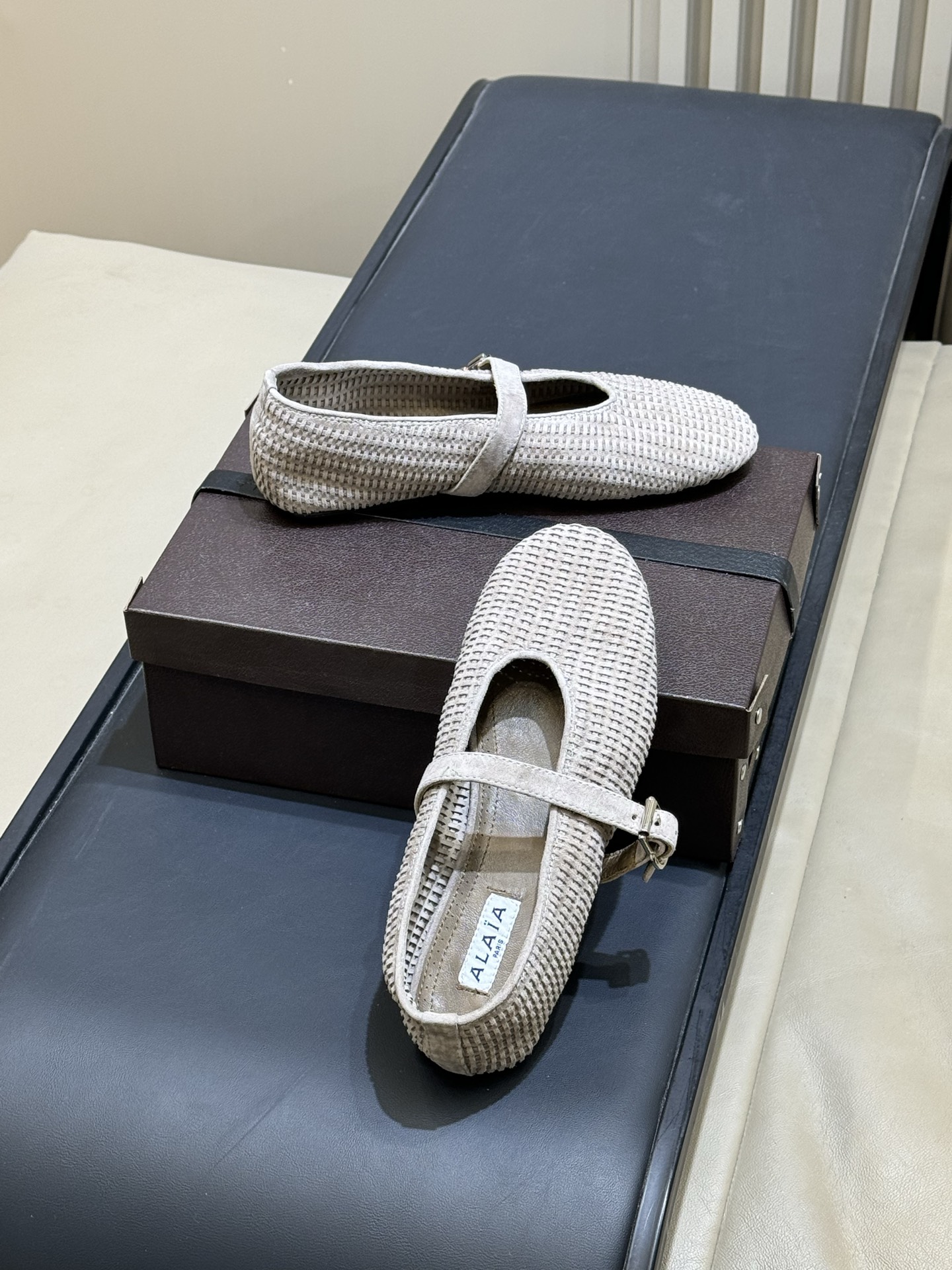alaia 编织芭蕾舞鞋新品整只鞋面 纯手工编织的，比较耗时！复古时髦，春夏度假⛱️很谙哦size 35