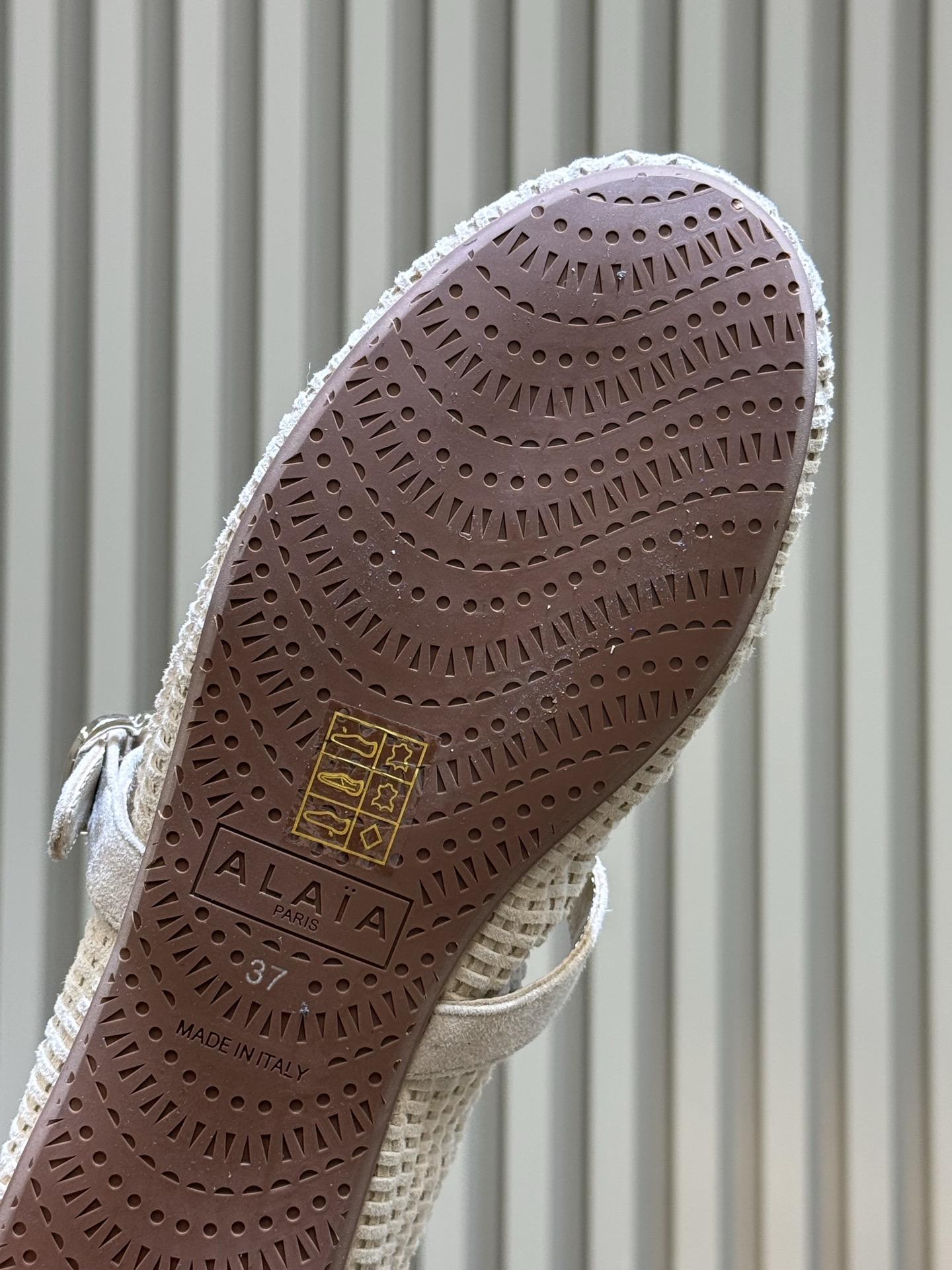 alaia 编织芭蕾舞鞋新品整只鞋面 纯手工编织的，比较耗时！复古时髦，春夏度假⛱️很谙哦size 35