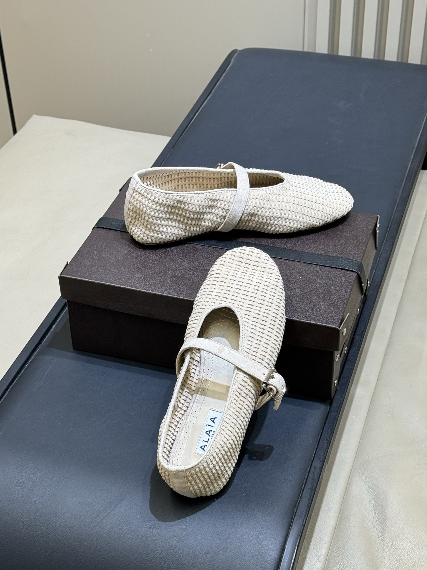 alaia 编织芭蕾舞鞋新品整只鞋面 纯手工编织的，比较耗时！复古时髦，春夏度假⛱️很谙哦size 35