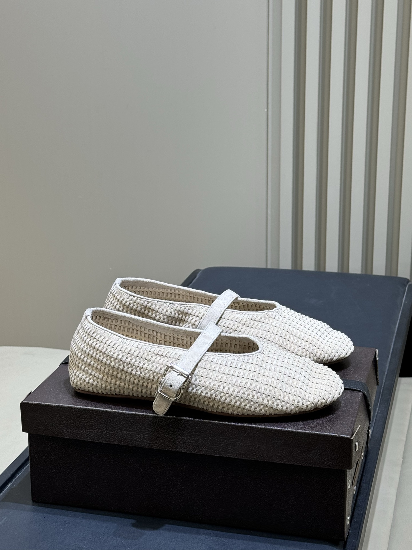 alaia 编织芭蕾舞鞋新品整只鞋面 纯手工编织的，比较耗时！复古时髦，春夏度假⛱️很谙哦size 35