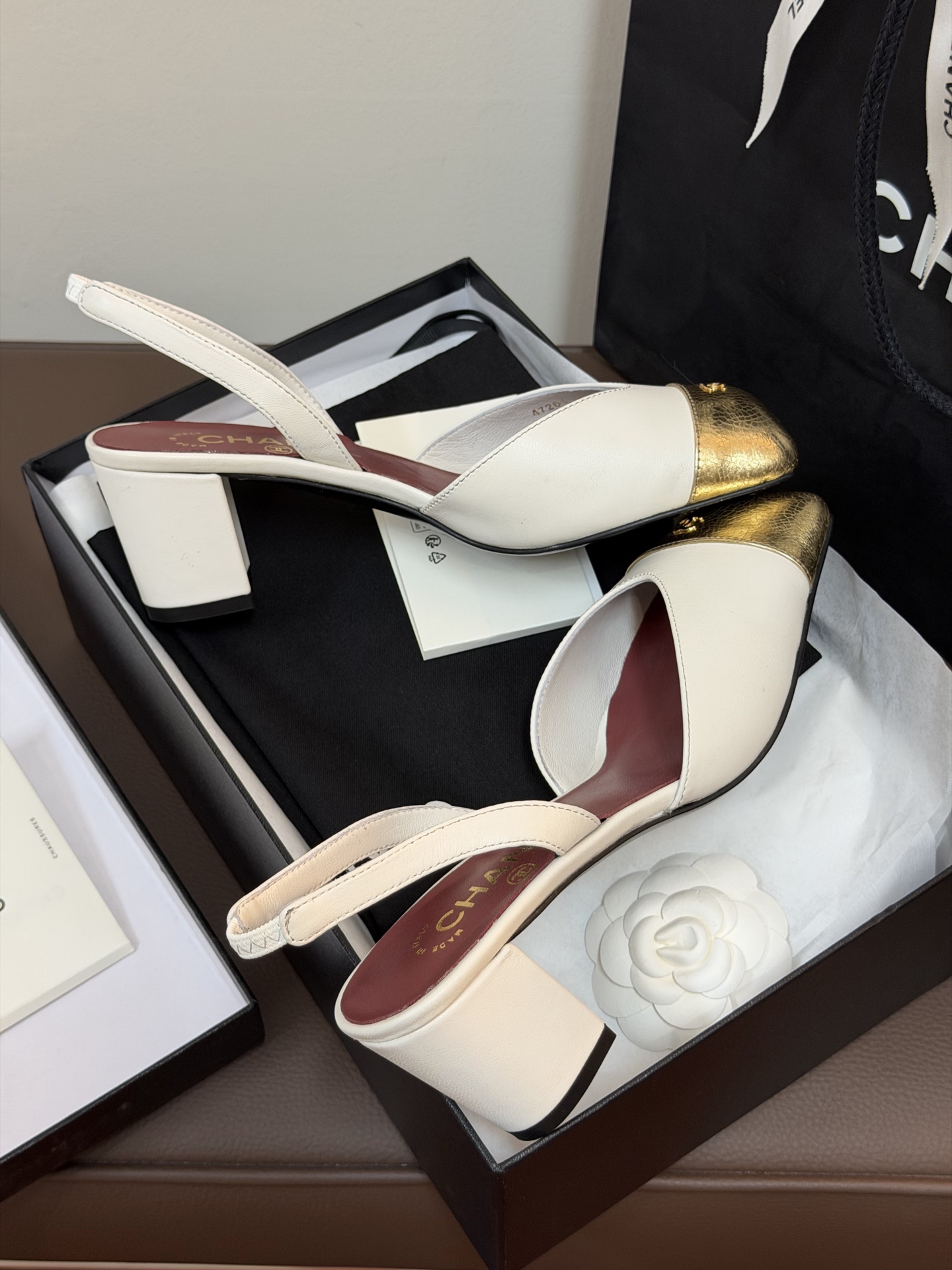 chan…l ss26 new arrival～小香26春夏方头slingback新品小粗跟搭配宽宽的小