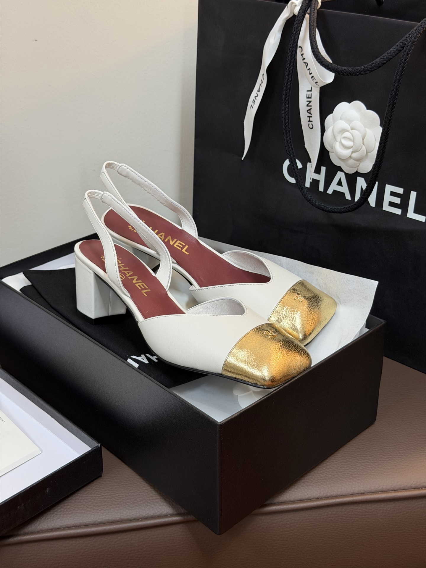 chan…l ss26 new arrival～小香26春夏方头slingback新品小粗跟搭配宽宽的小