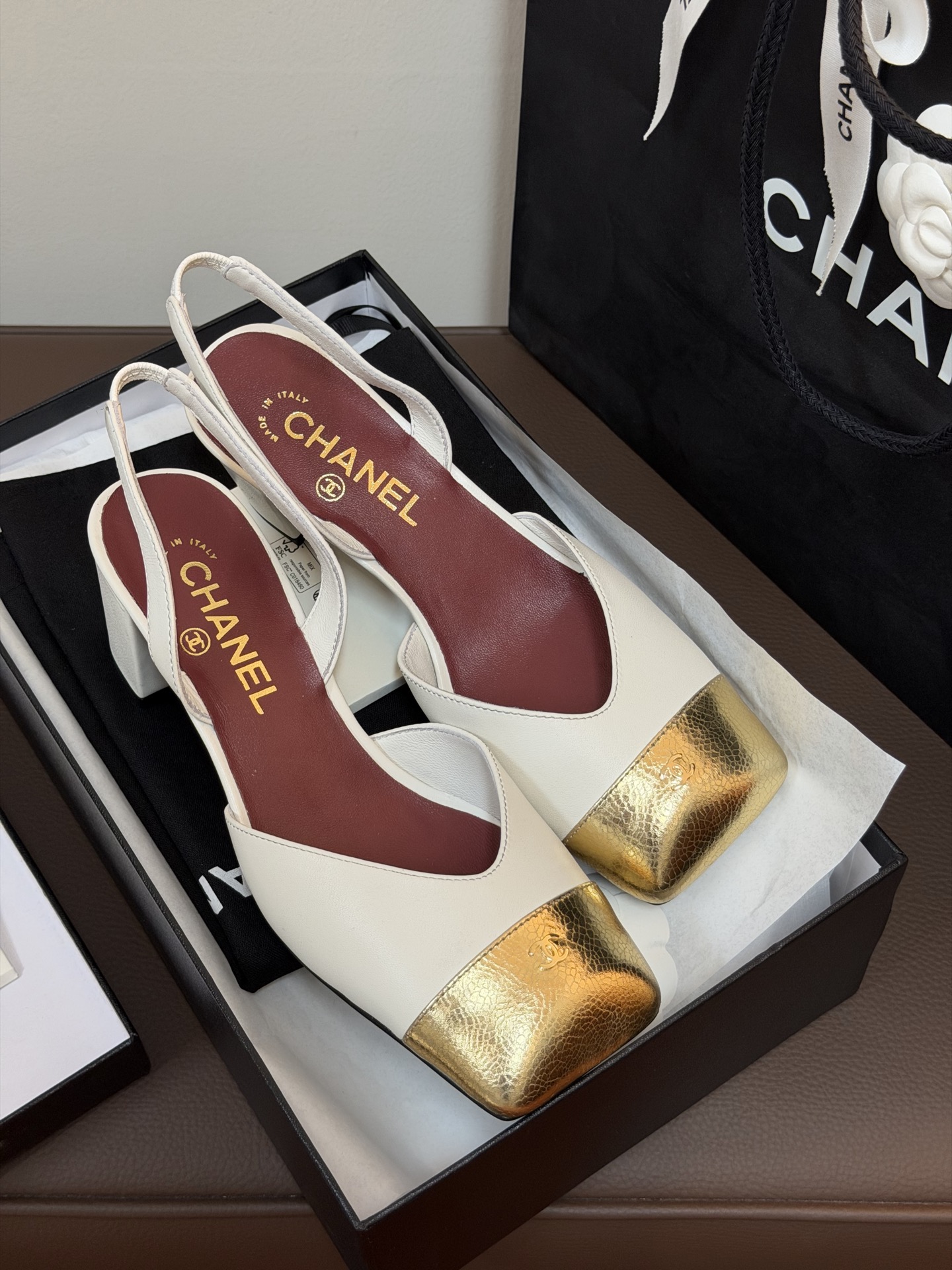 chan…l ss26 new arrival～小香26春夏方头slingback新品小粗跟搭配宽宽的小