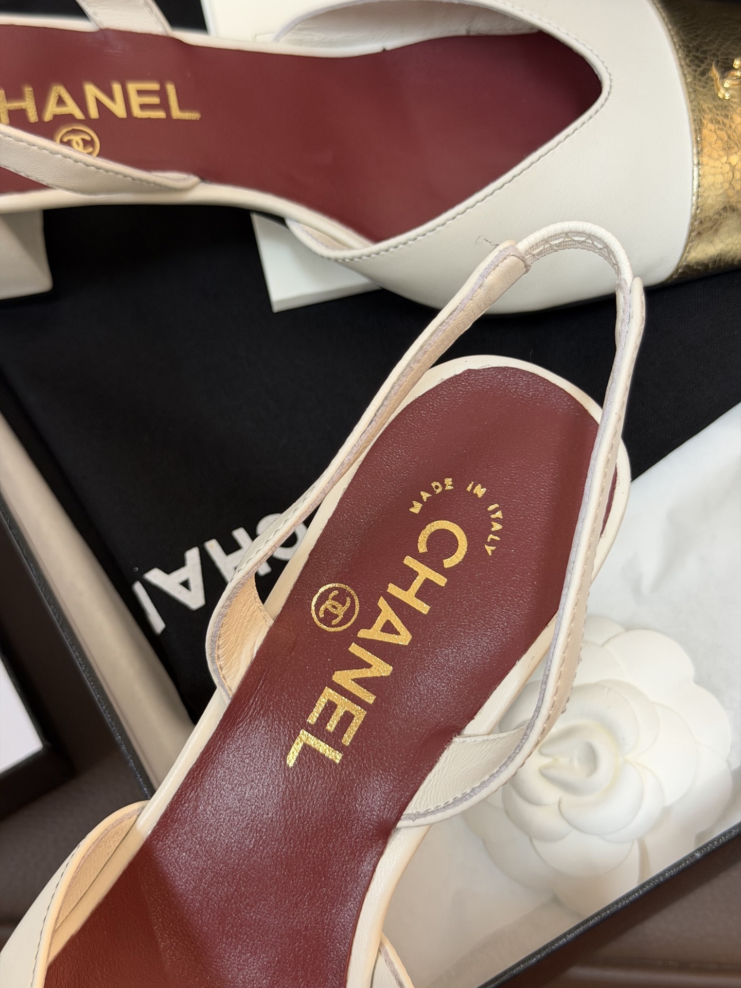 chan…l ss26 new arrival～小香26春夏方头slingback新品小粗跟搭配宽宽的小