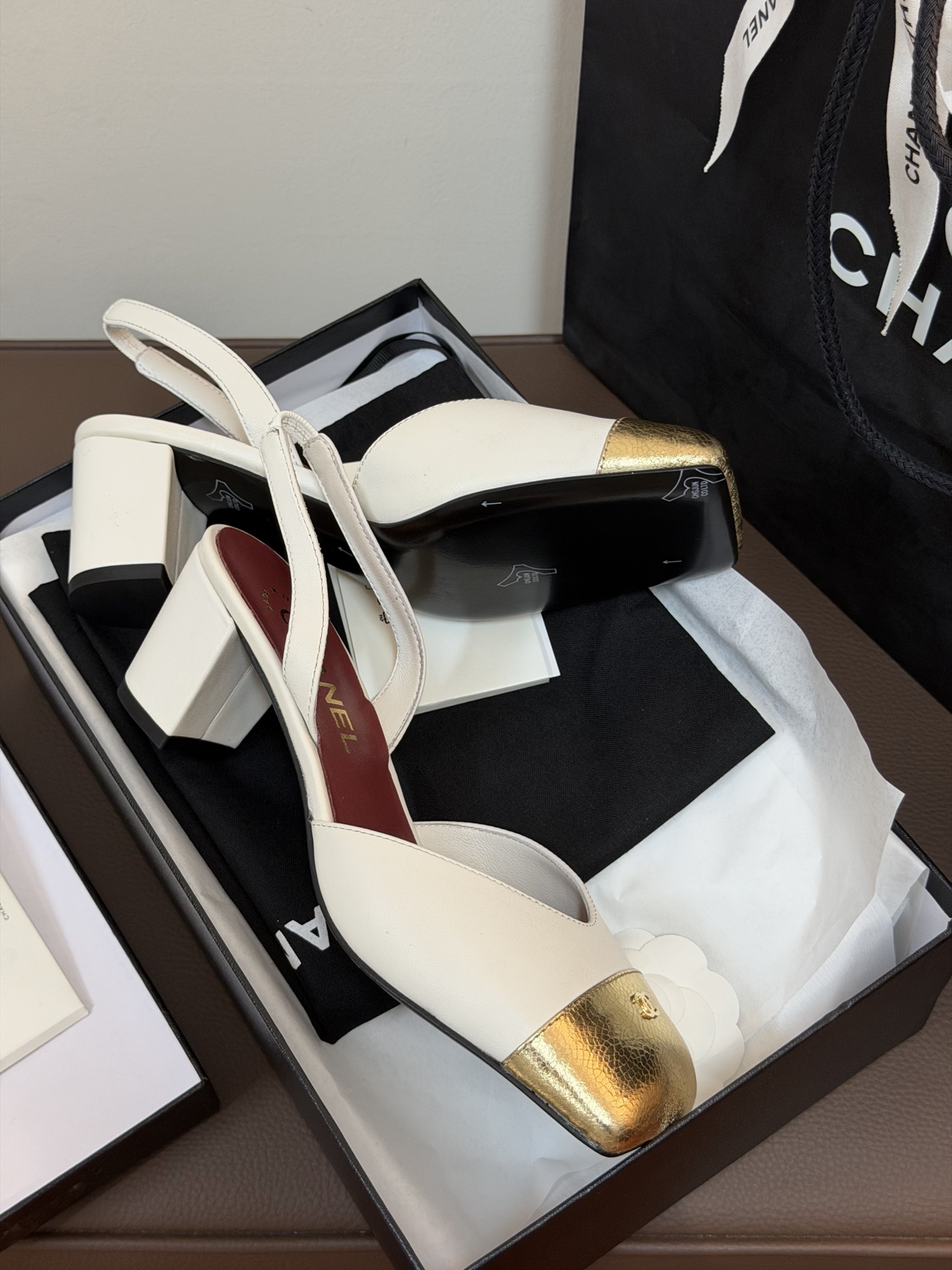 chan…l ss26 new arrival～小香26春夏方头slingback新品小粗跟搭配宽宽的小