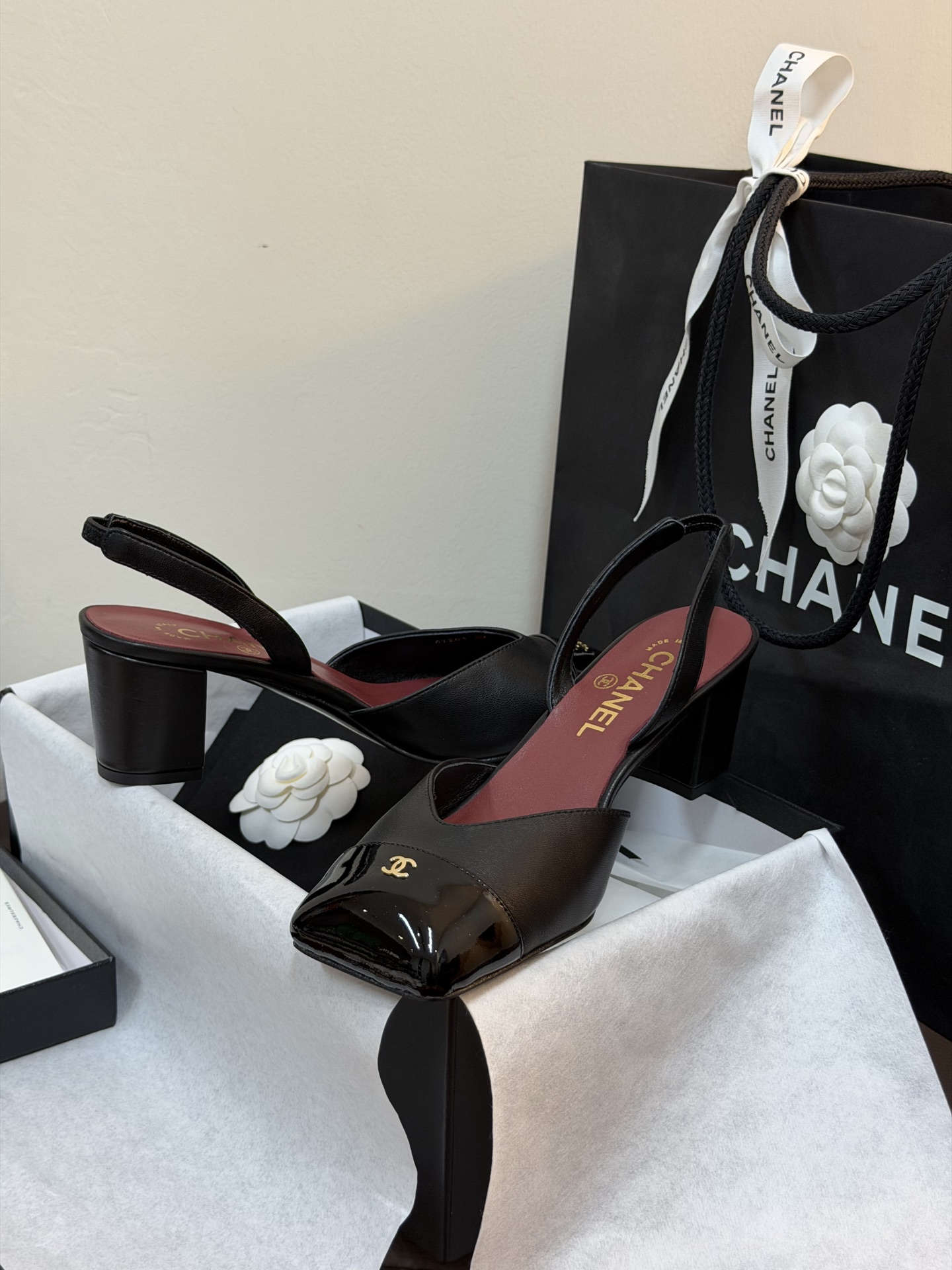 chan…l ss26 new arrival～小香26春夏方头slingback新品小粗跟搭配宽宽的小