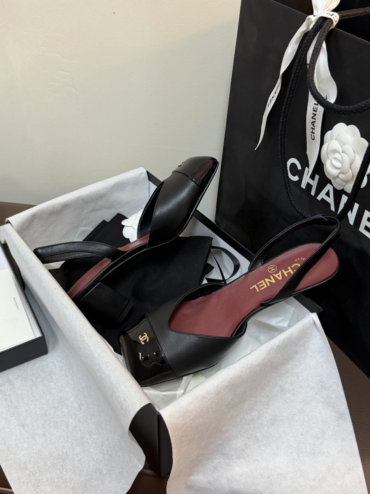 chan…l ss26 new arrival～小香26春夏方头slingback新品小粗跟搭配宽宽的小