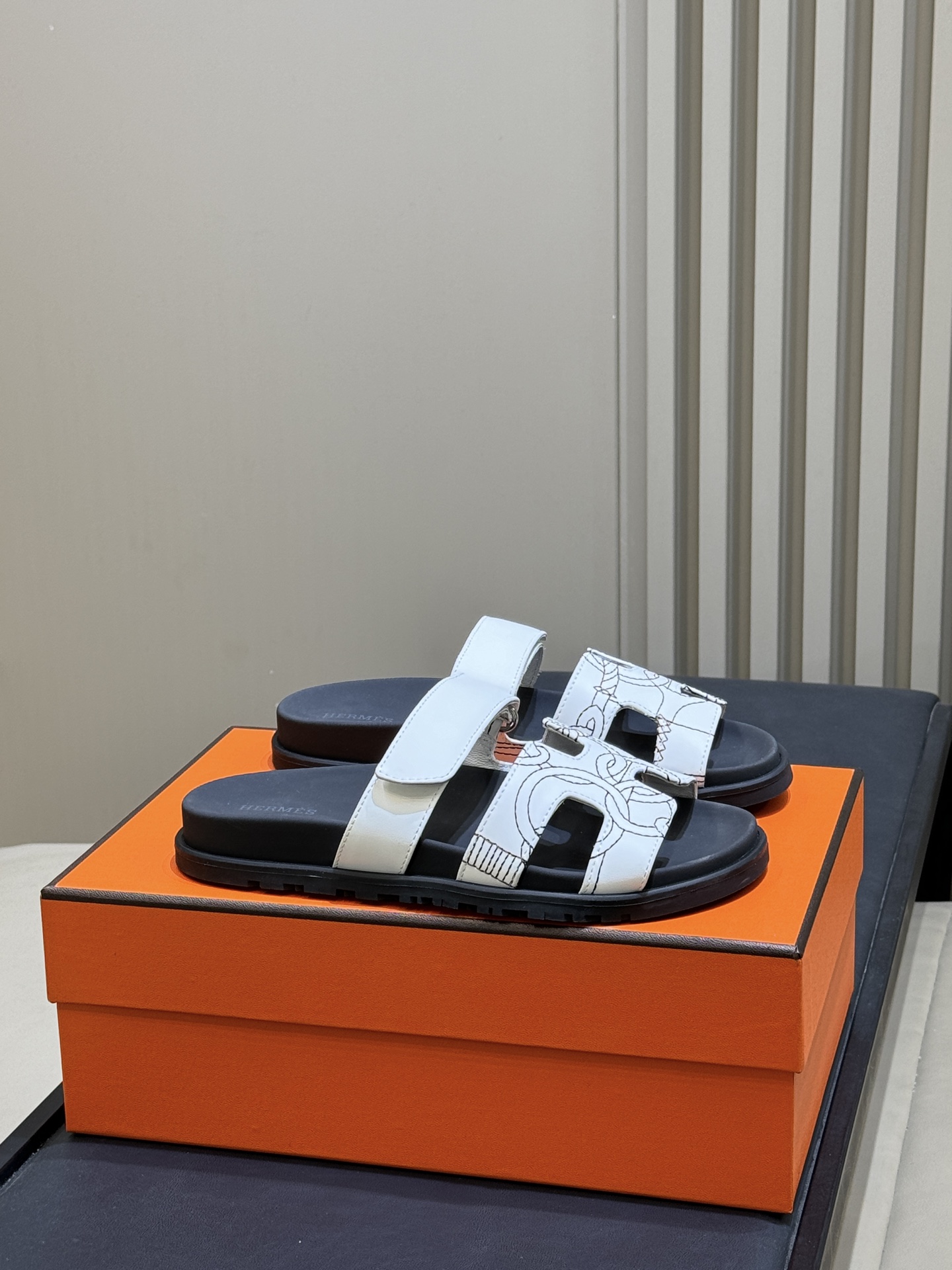 Шлёпанцы Hermes классические Hermès