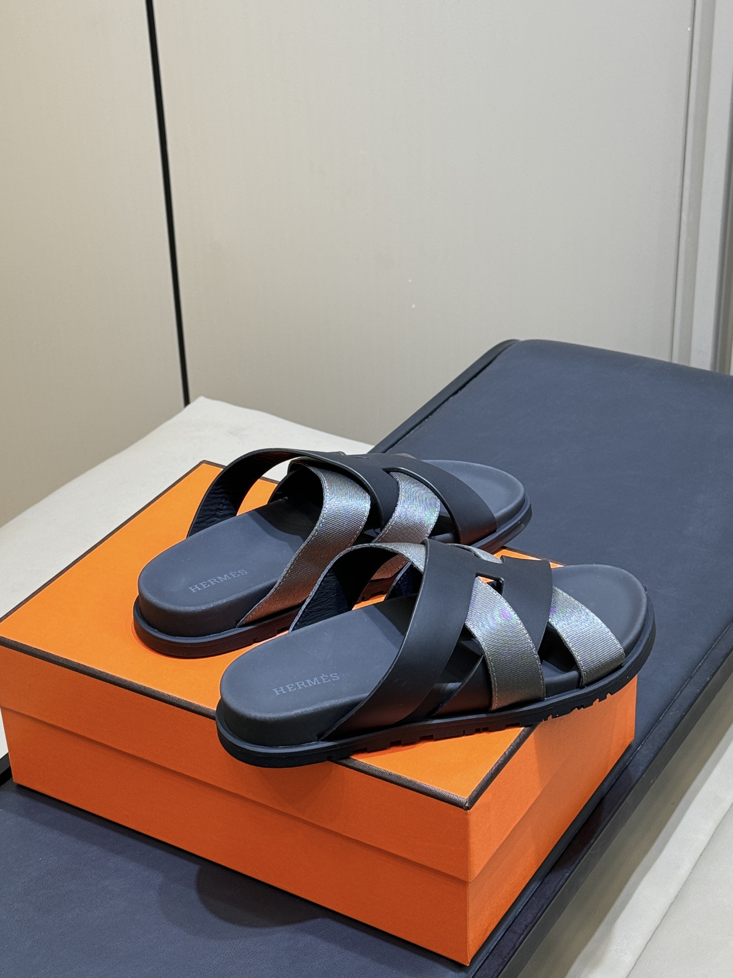 Мужские сандалии Hermès с декоративными вставками
