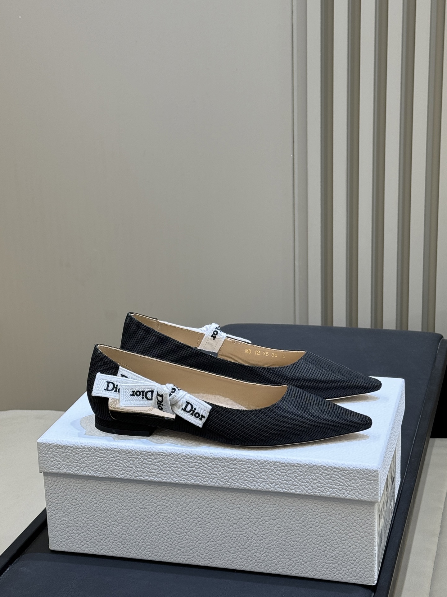 Женские туфли Dior с декоративным бантом
