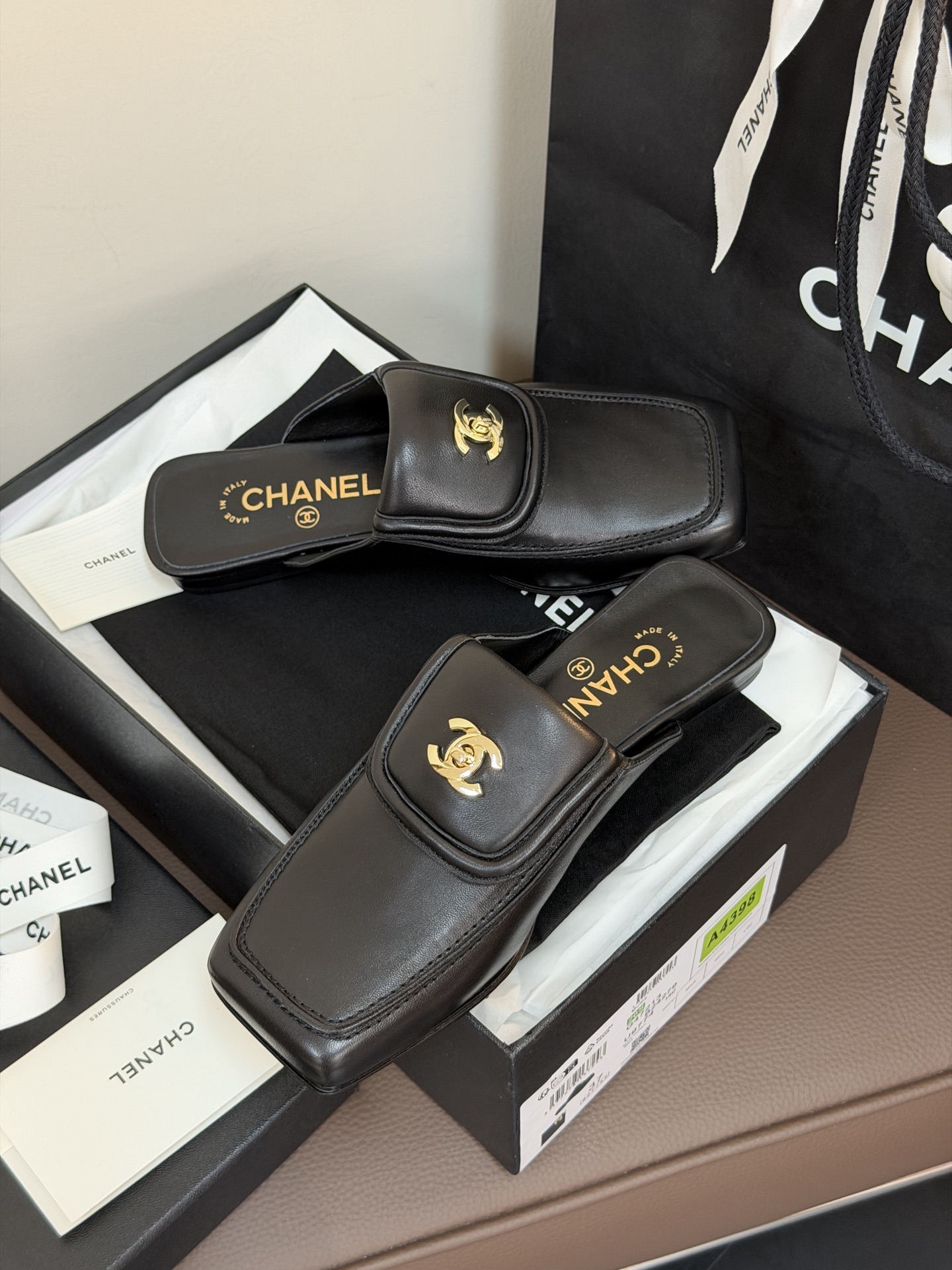 Chanel ss26 new arrival～小香26春夏方头半拖大大方方甚至略带粗犷的气质，也被妥妥