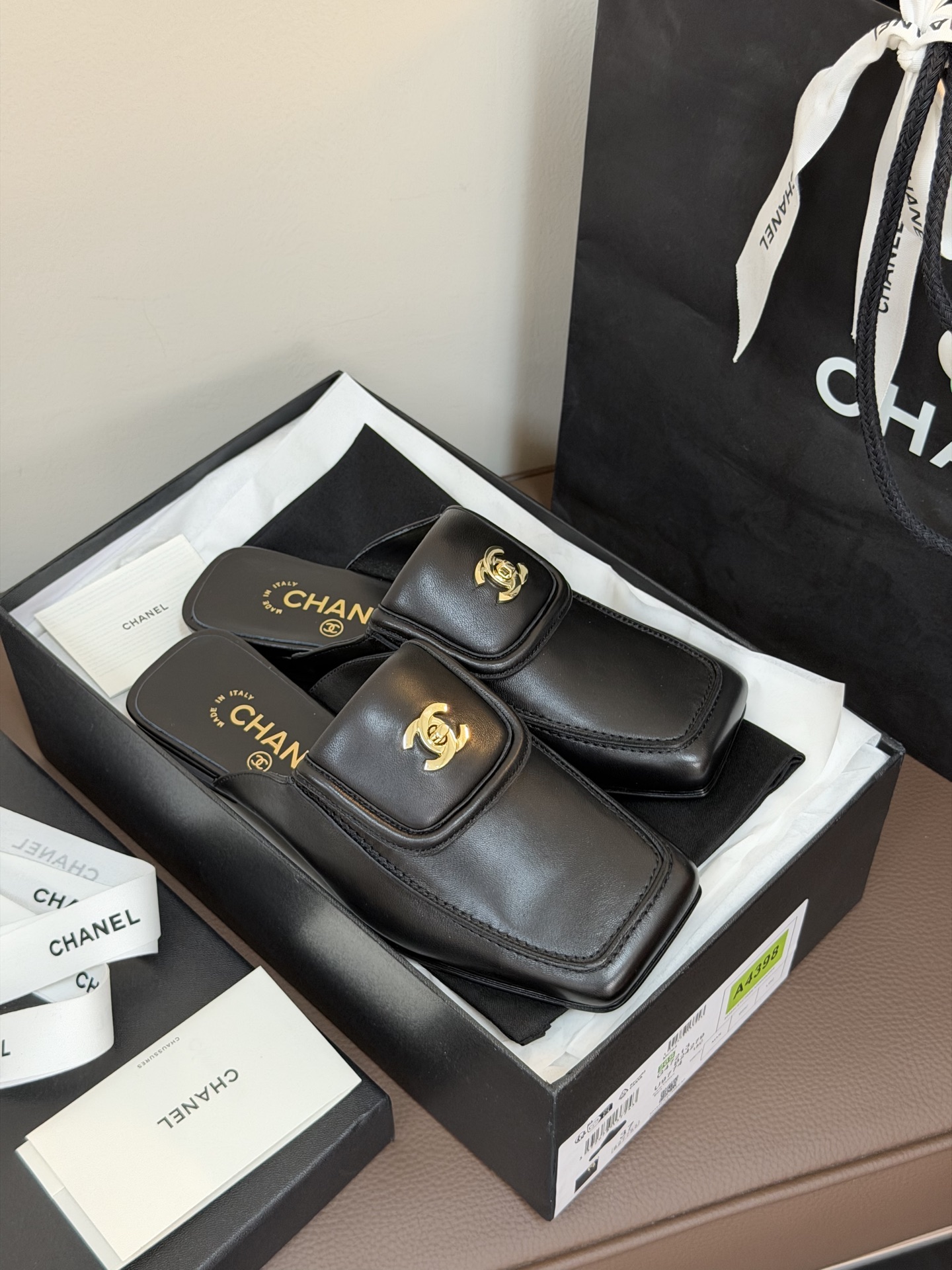 Chanel ss26 new arrival～小香26春夏方头半拖大大方方甚至略带粗犷的气质，也被妥妥