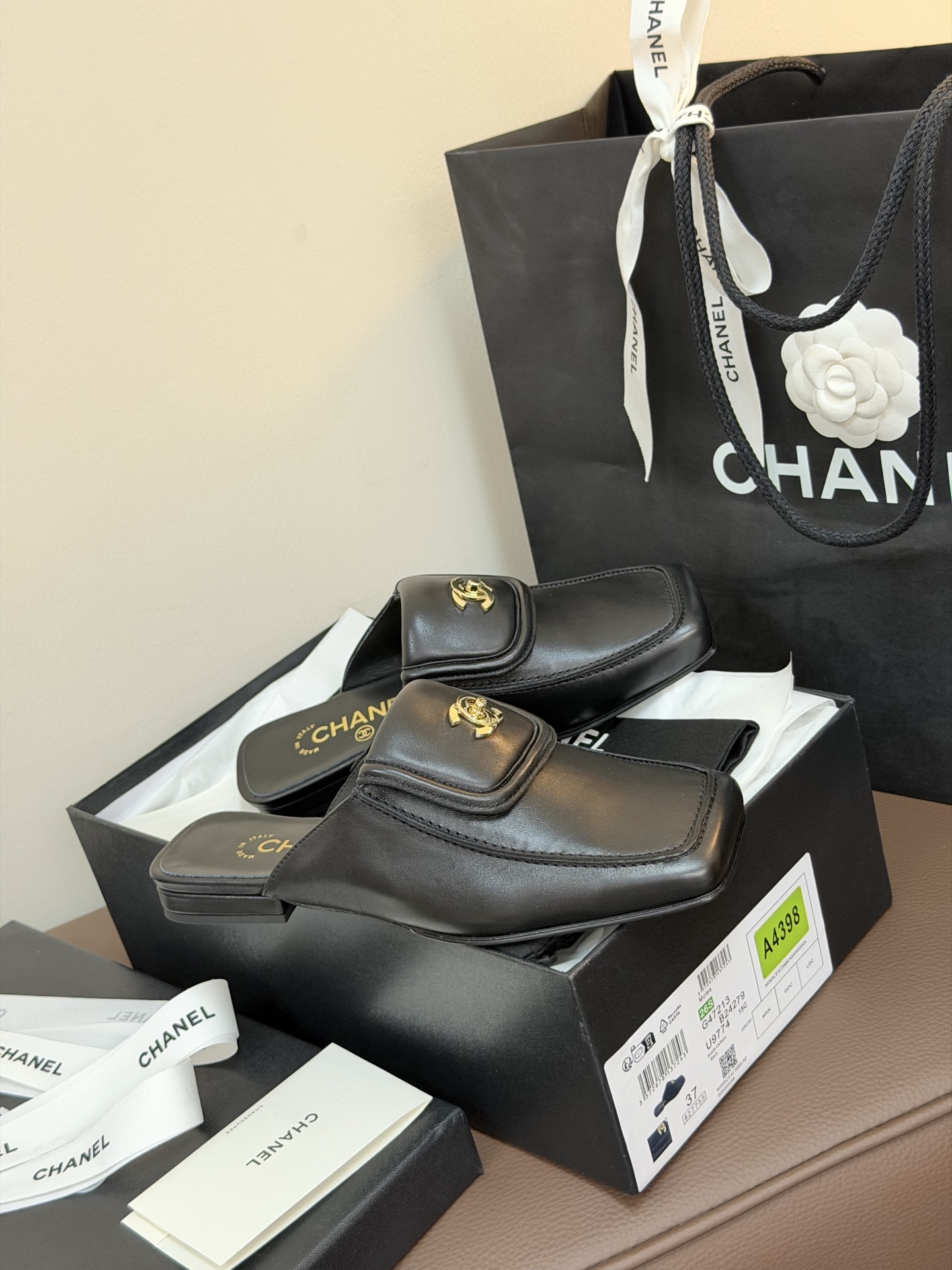 Chanel ss26 new arrival～小香26春夏方头半拖大大方方甚至略带粗犷的气质，也被妥妥