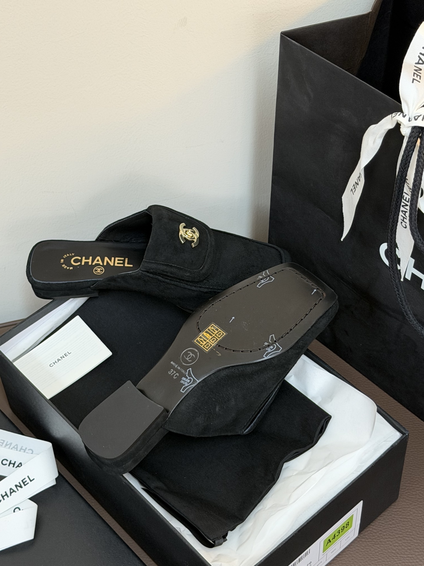 Chanel ss26 new arrival～小香26春夏方头半拖大大方方甚至略带粗犷的气质，也被妥妥