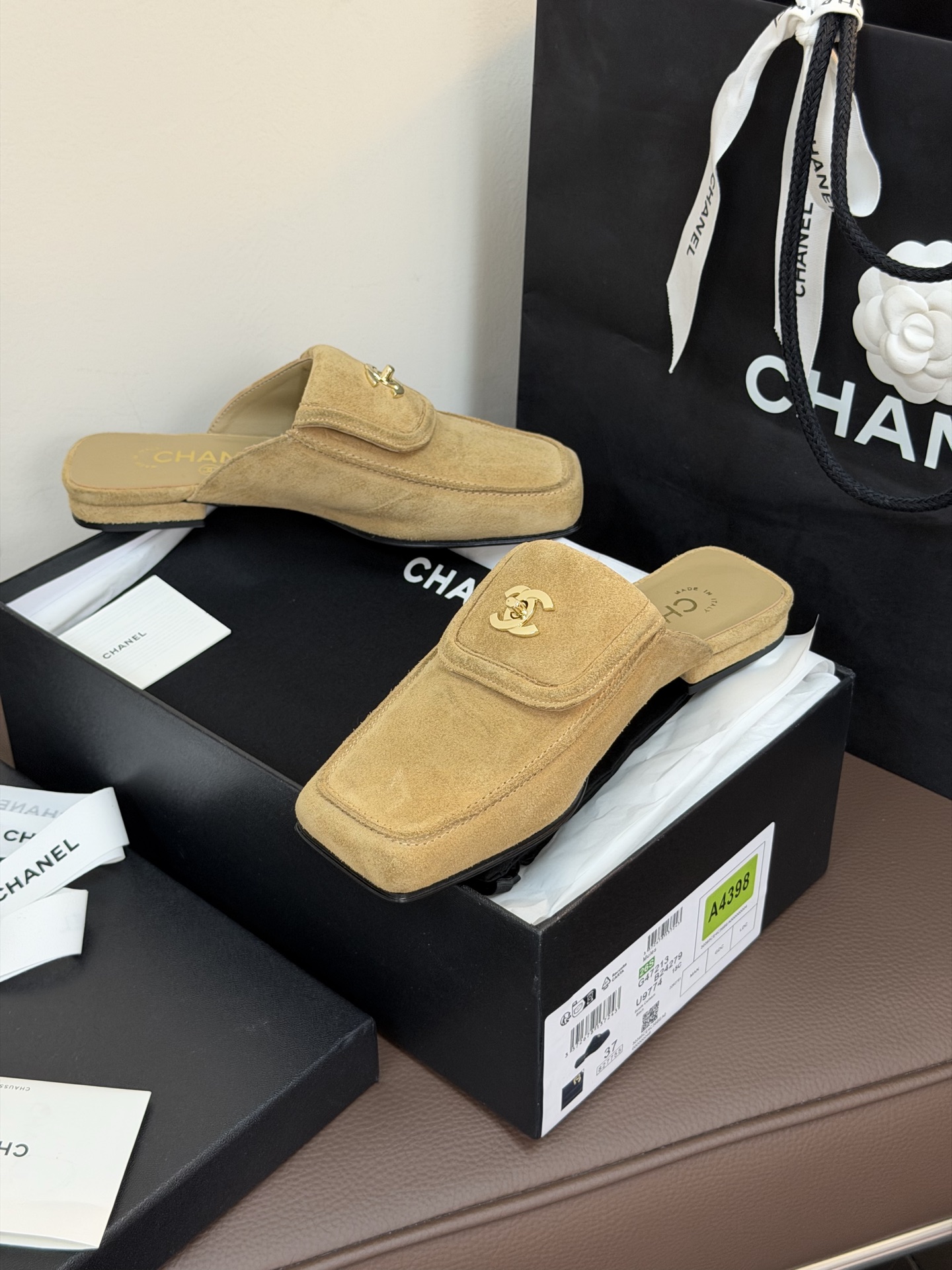 Chanel ss26 new arrival～小香26春夏方头半拖大大方方甚至略带粗犷的气质，也被妥妥
