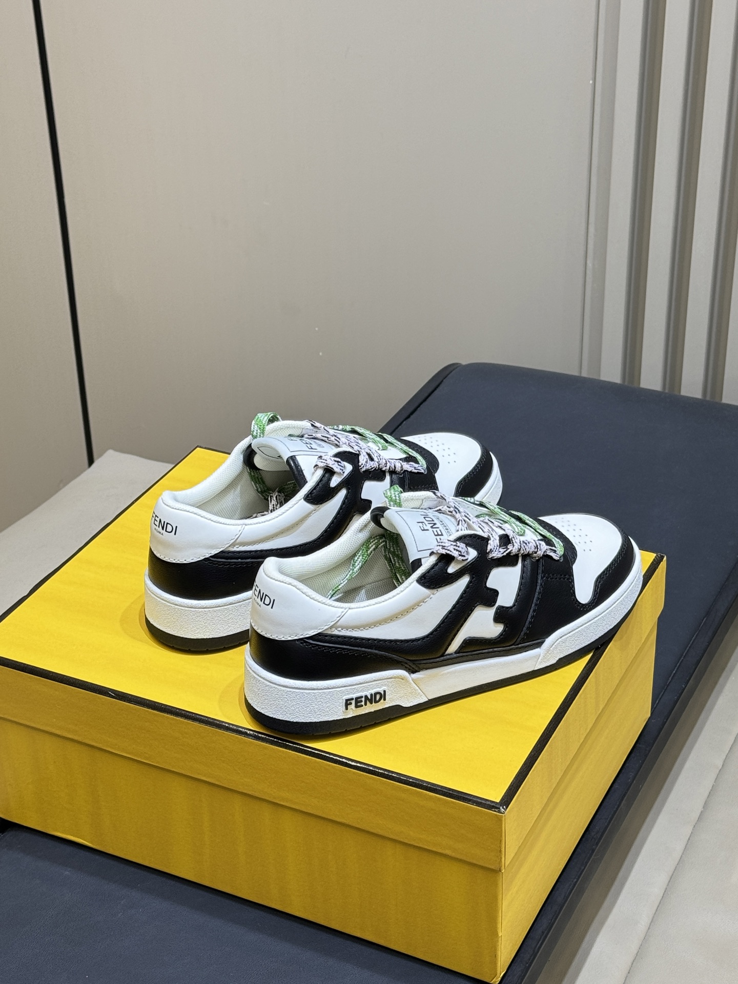 Кроссовки Fendi