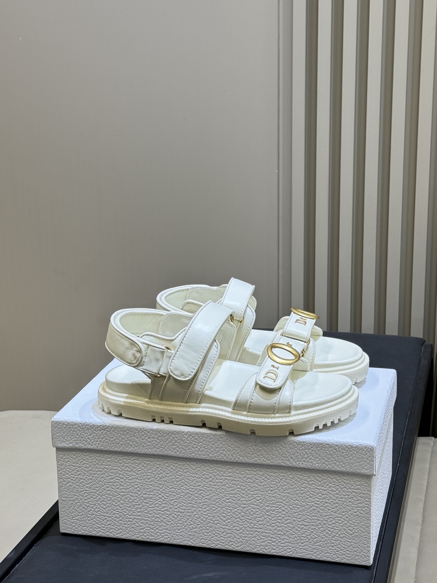 Сандалии Dior классические с обливочным узором