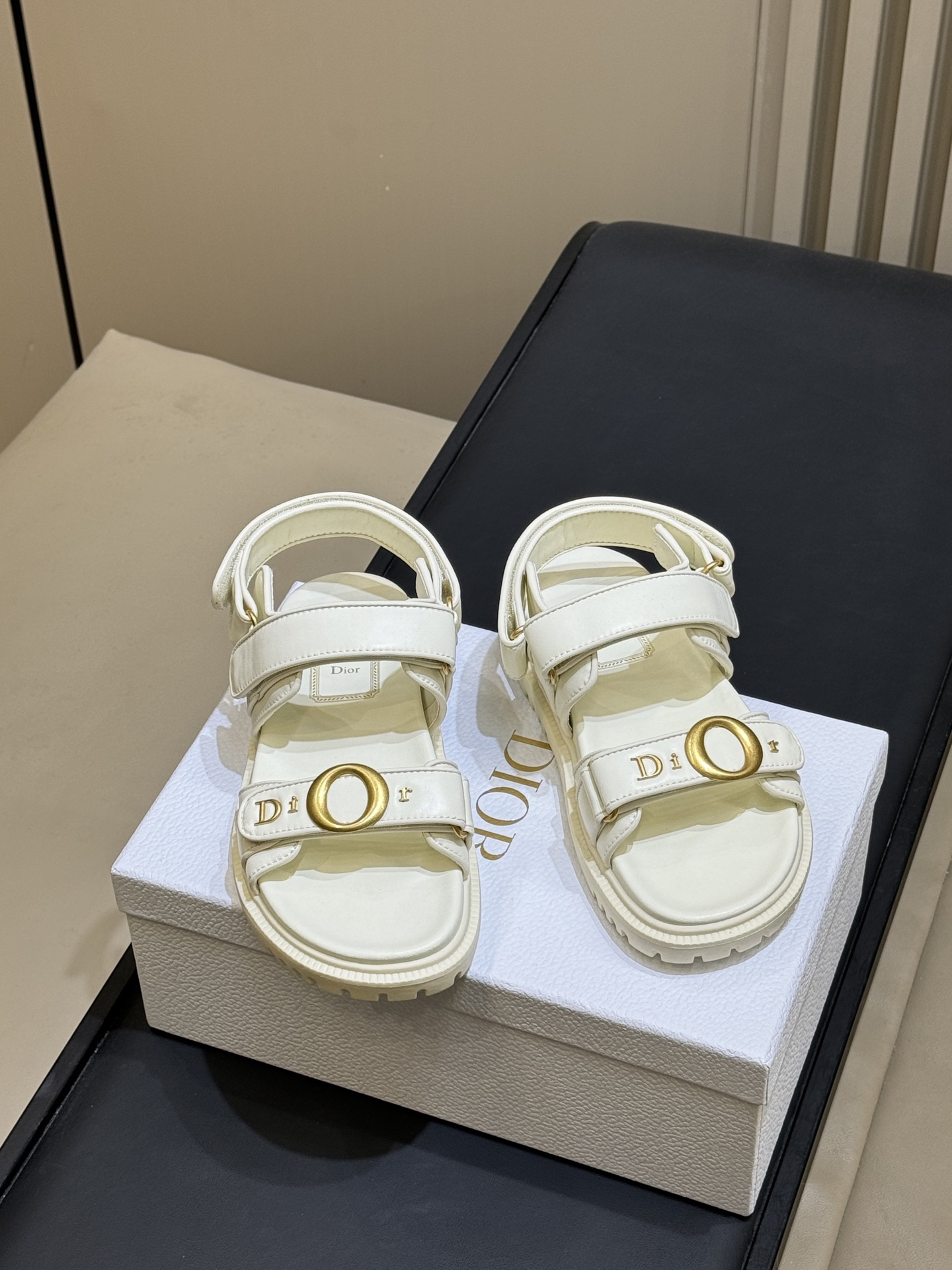 Сандалии Dior классические с обливочным узором