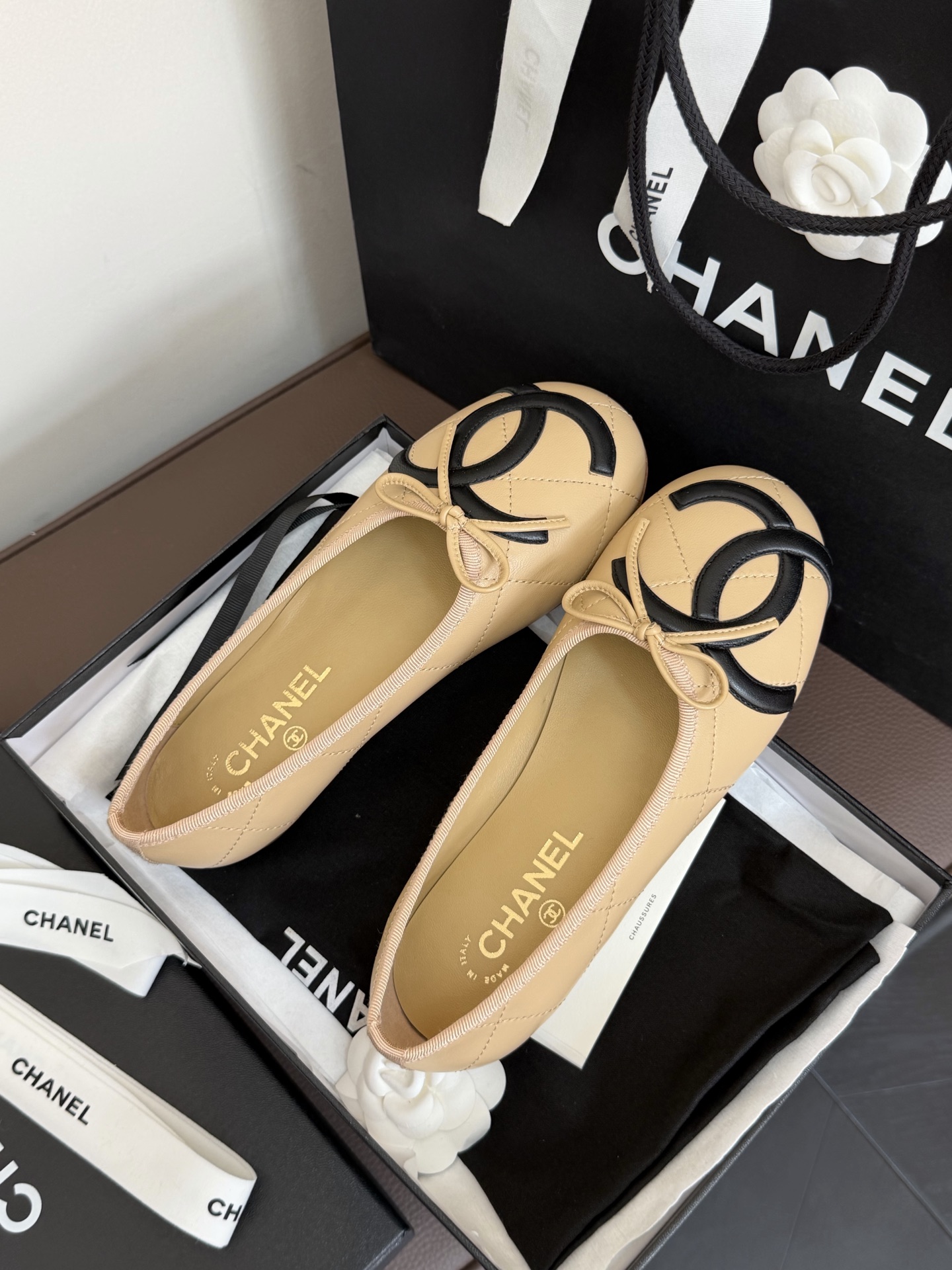 Балетки Chanel бежевые с бабочкой