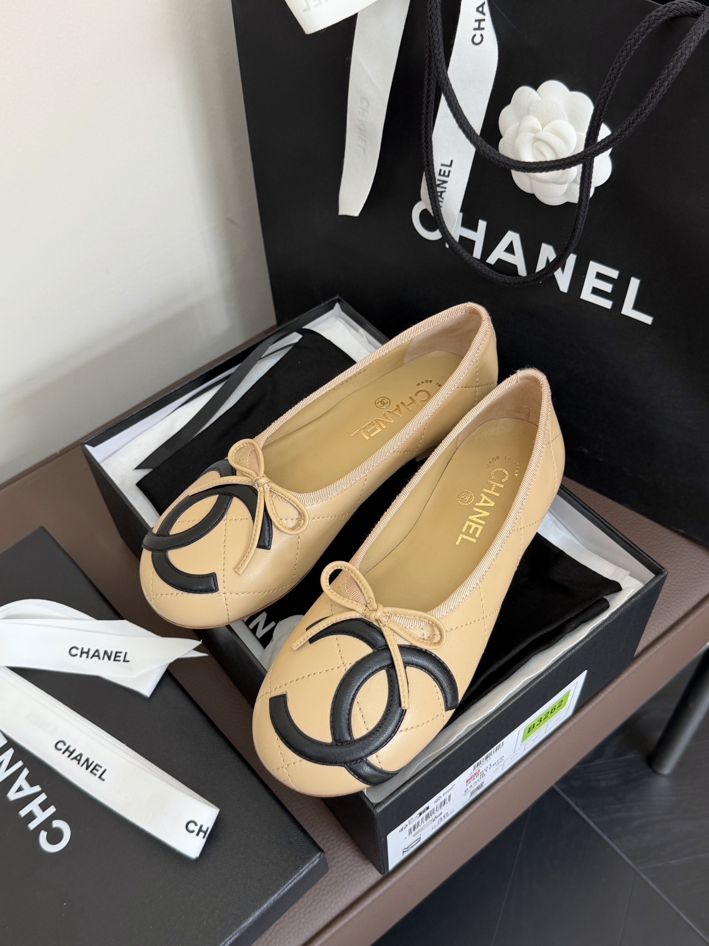 Балетки Chanel бежевые с бабочкой