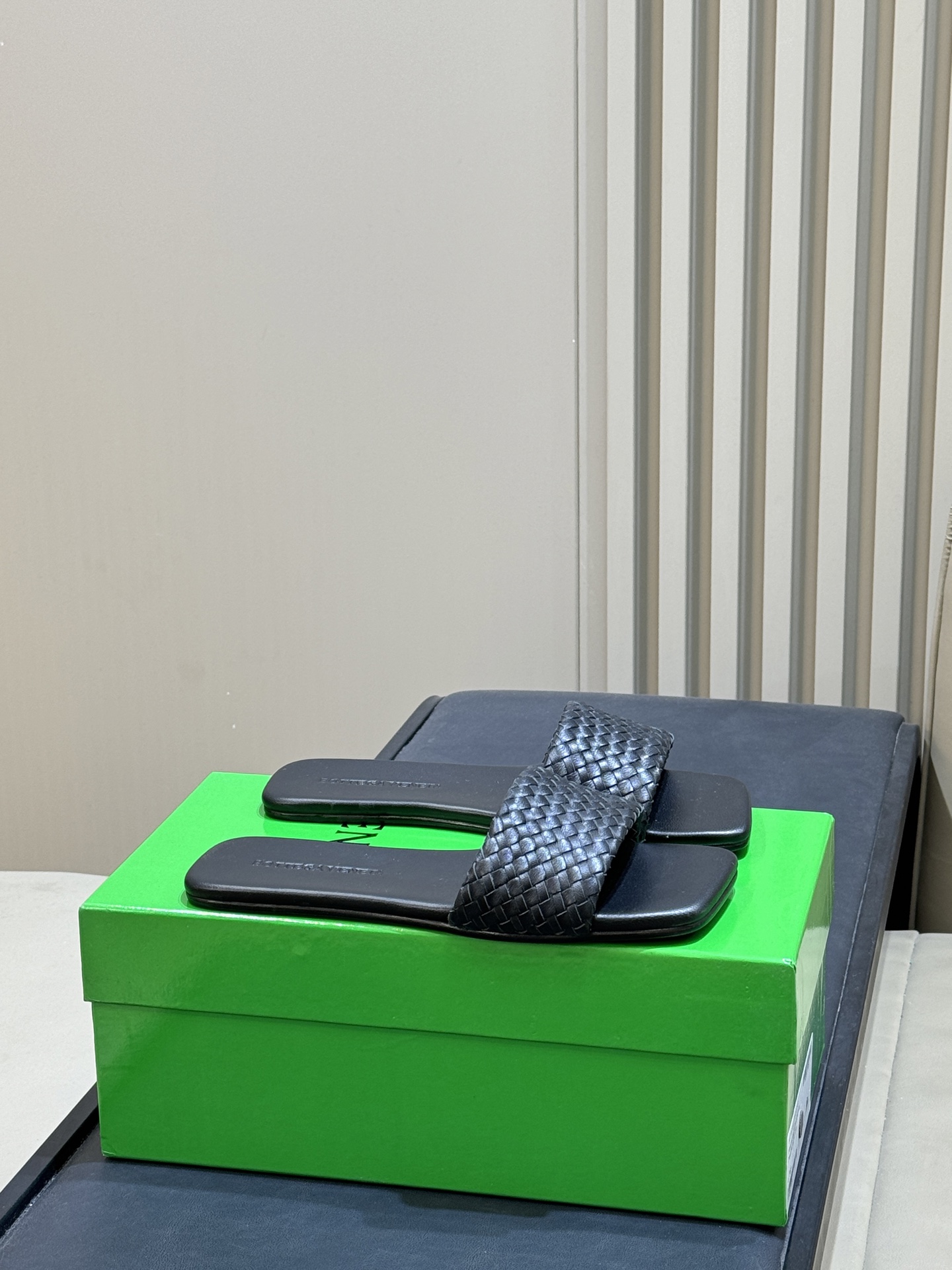 Шлёпанцы Bottega Veneta