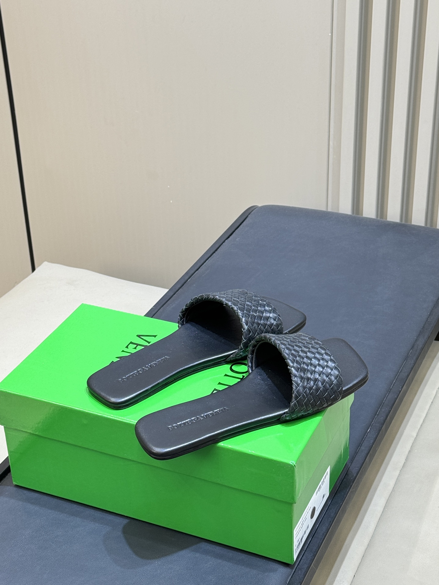 Шлёпанцы Bottega Veneta