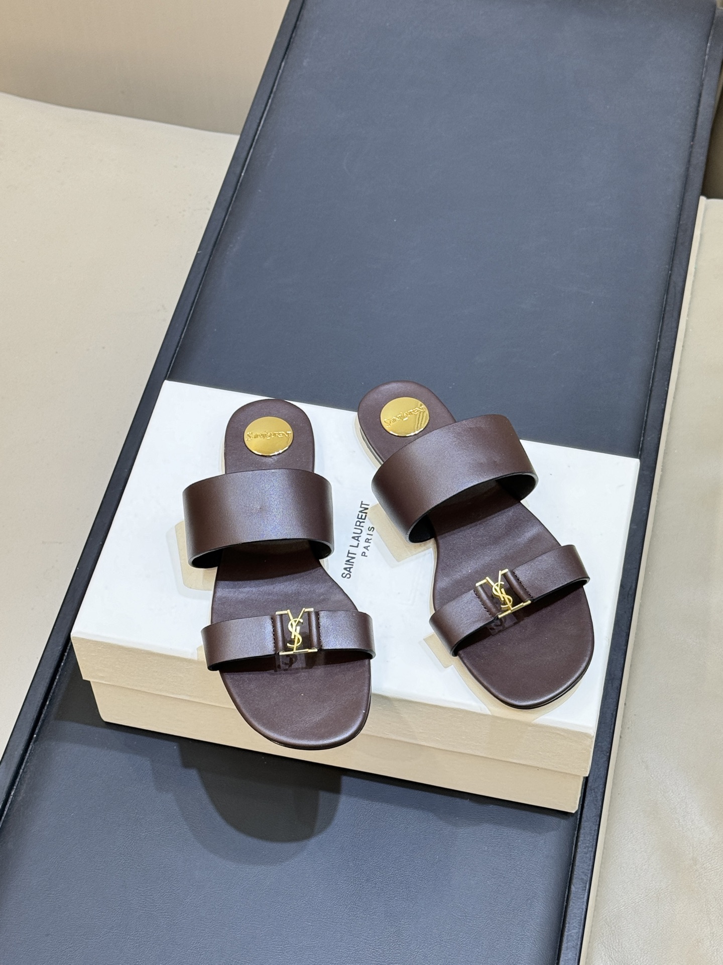 Шлёпанцы Saint Laurent