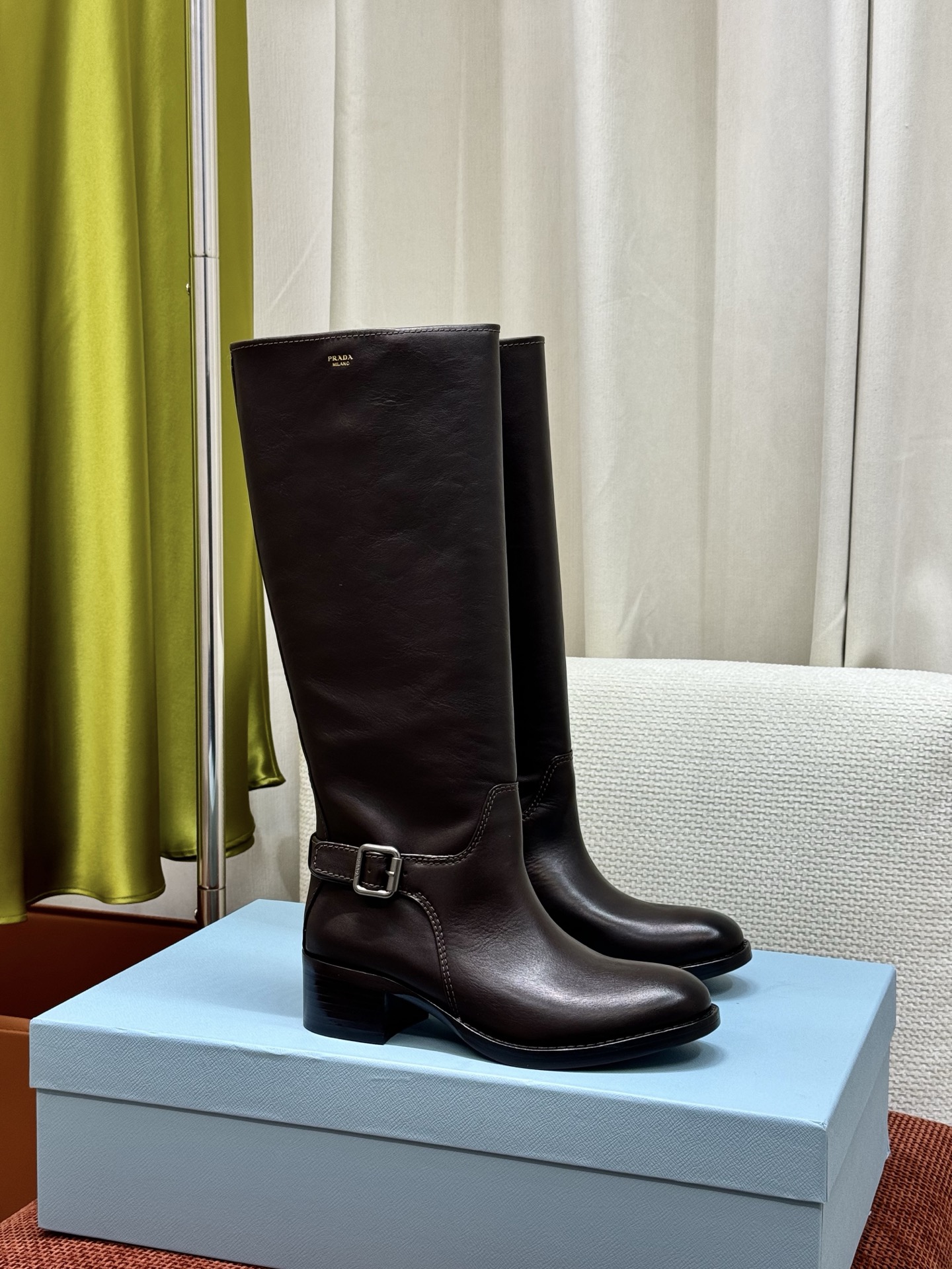 Сапоги Prada