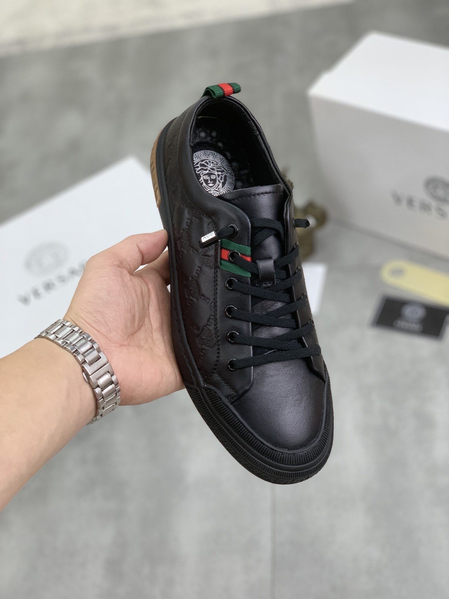 Precio de fábrica[precio real]🆘[VERSACE] Los nuevos zapatos de hombre de moda de Versace, 😈La parte superio…