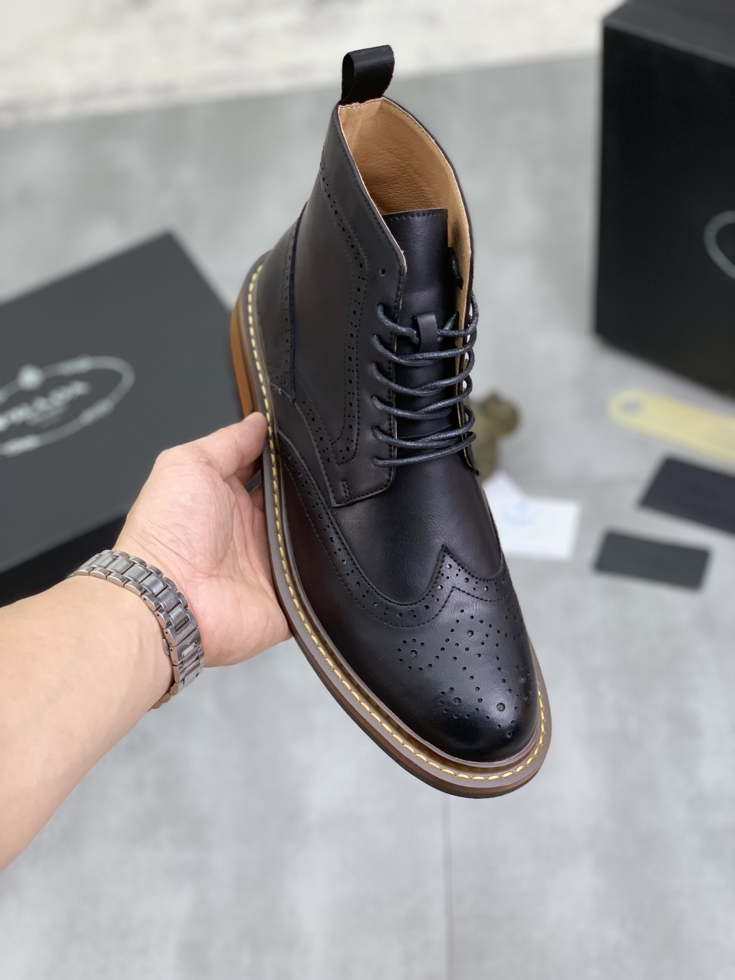 Precio de fábrica 🔥🆕 Modelo popular 【PRADA】 Prada🔝 Las botas Chelsea Martin de caña alta son una marca de zapatos de…