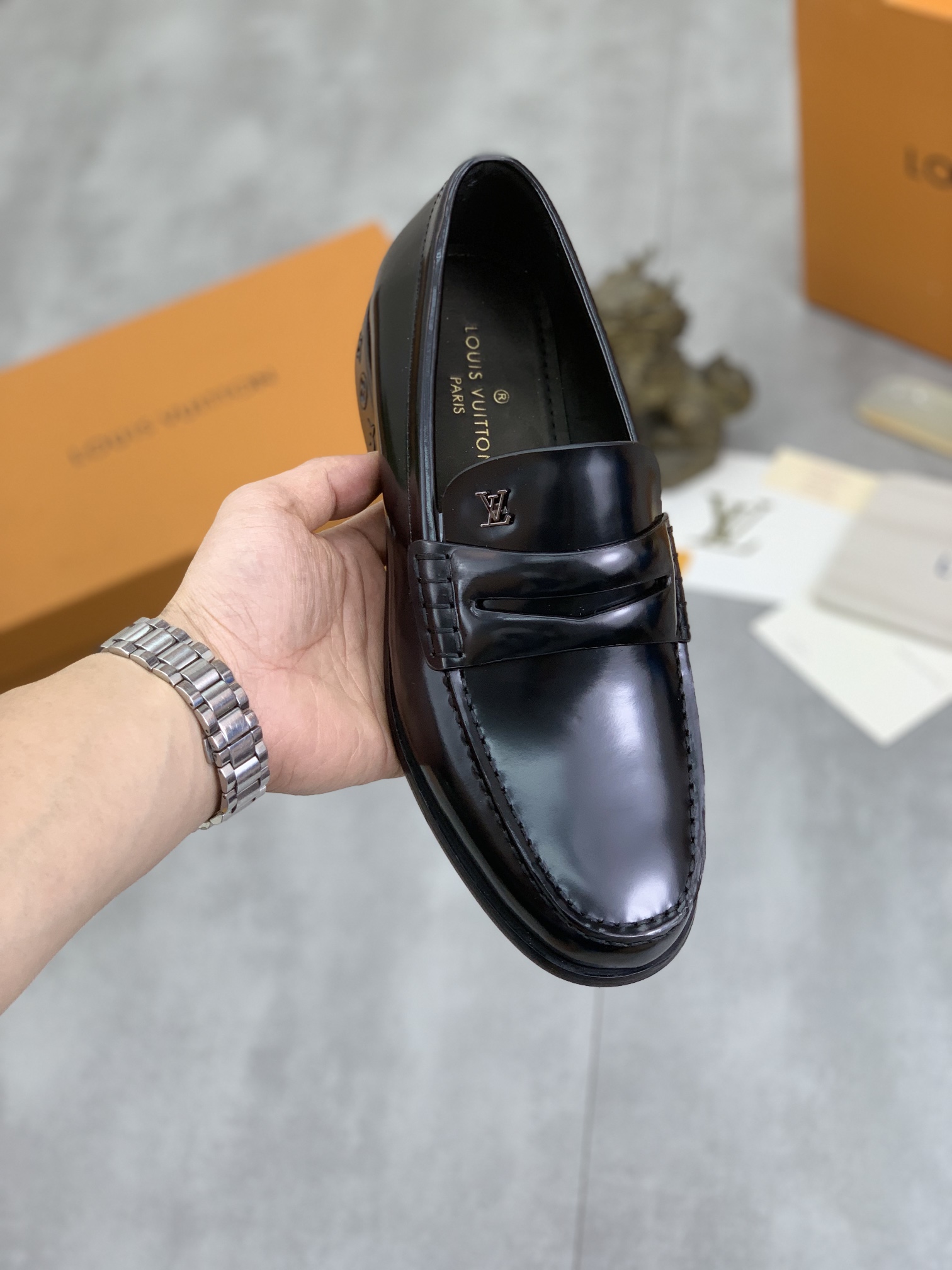 Precio real 💶[LOUIS VUITTON] cuero de vaca teñido con agua pedido original nuevo estilo 🍀LV Louis Vuitton *——¡zapatos…