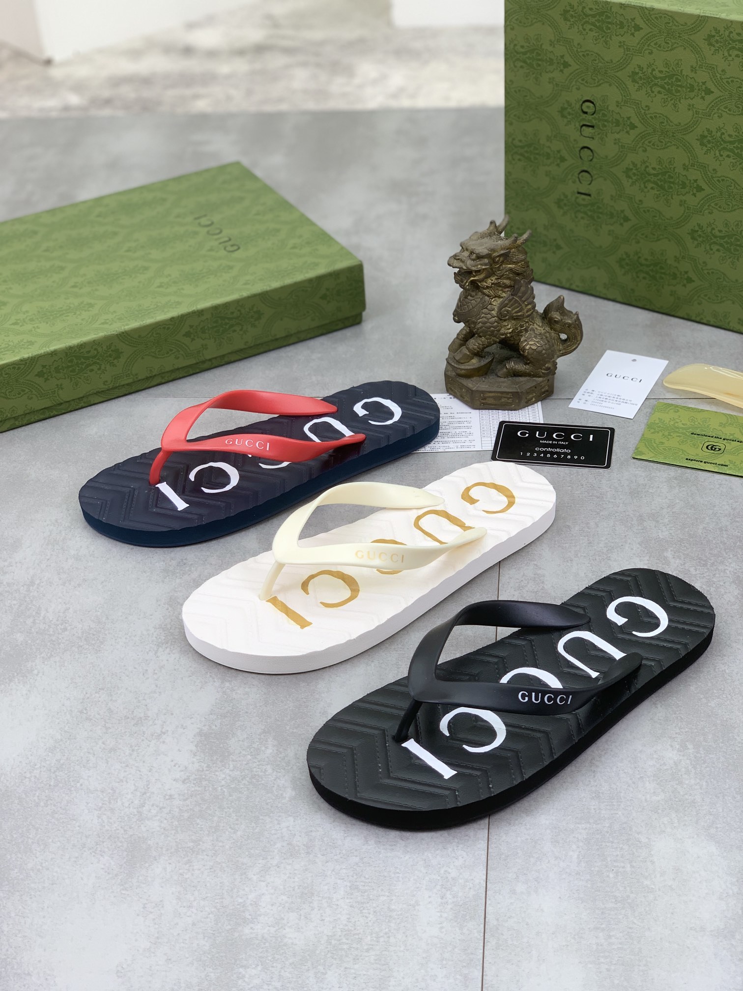 工厂价P195🆘 【GUCCI】古驰新款休闲拖鞋,官网1:1、高品质 完美做工 透射出一种尊贵奢华,高端超凡工艺中升华其奢侈定义.码数. 3⃣️色可️选