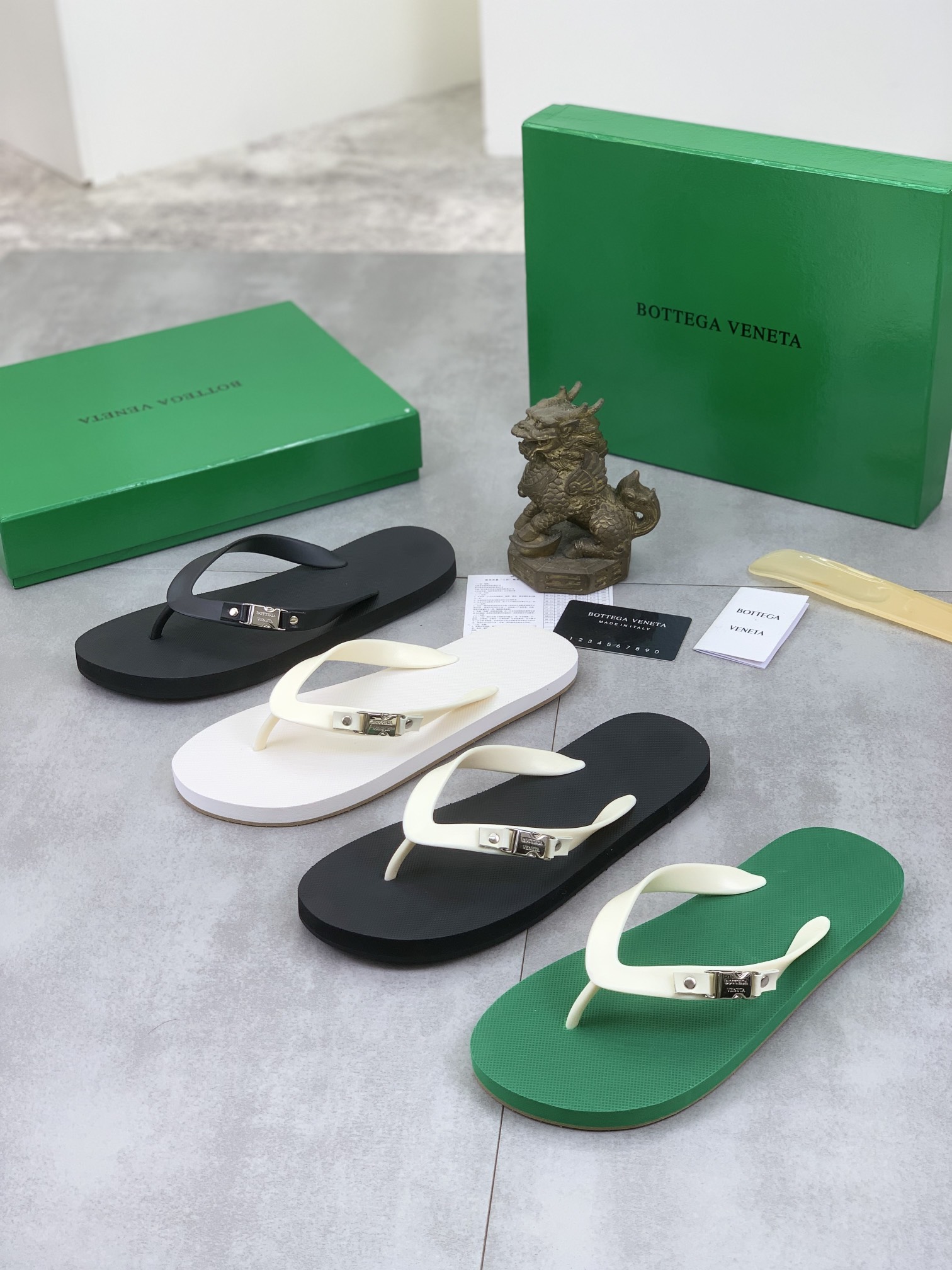 工厂价P195🎁🎁🎁 【BOTTEGA VENETA 】新款休闲人字拖鞋,官网1:1、高品质 完美做工 透射出一种尊贵奢华,于古奇高端超凡工艺中升华其奢侈定义.码数.4⃣️色可️选