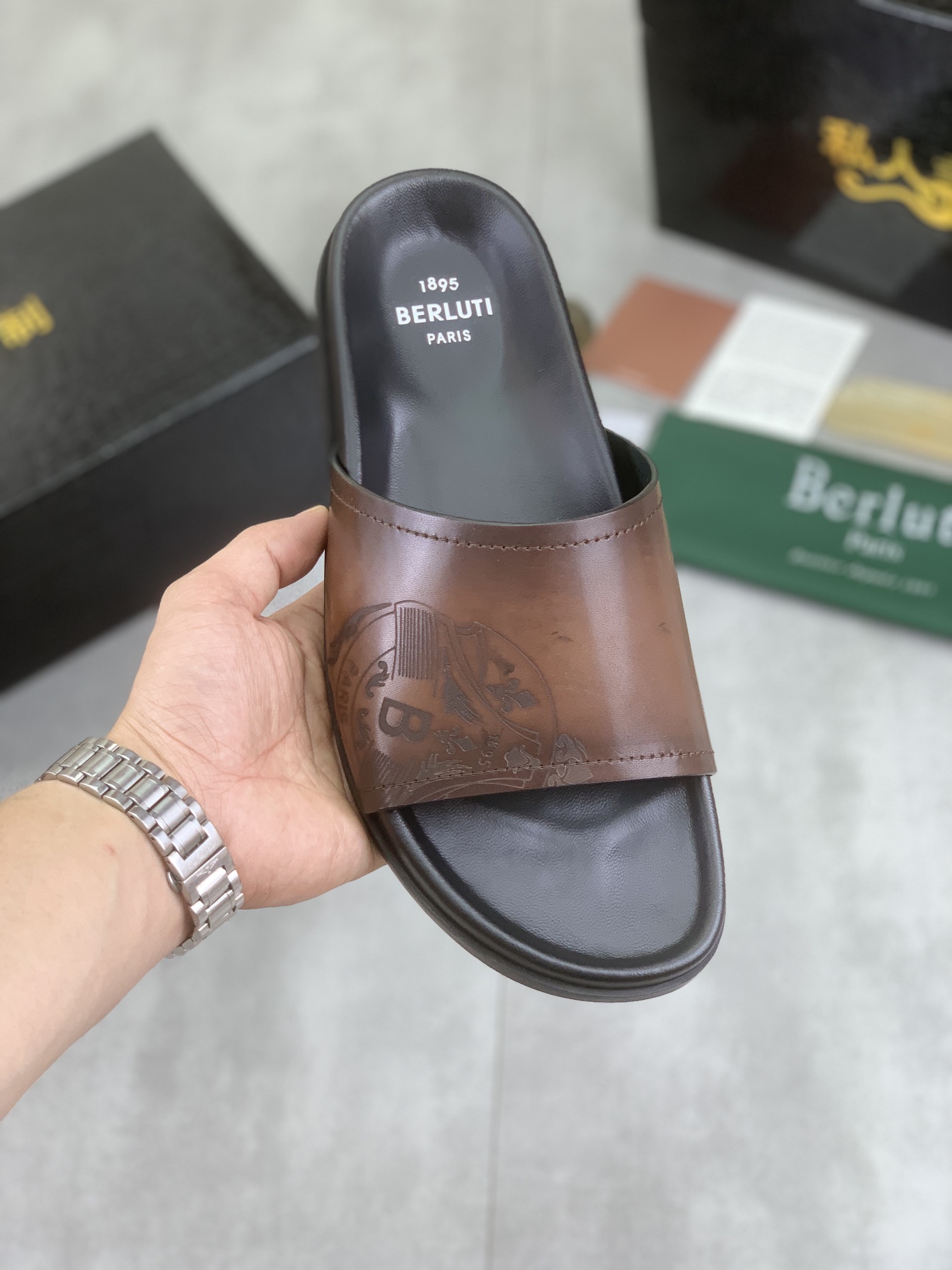 Online China
 Berluti Shoes Slippers Top Fake Designer
 Black Blue Brown Grey Calfskin Cowhide Fashion