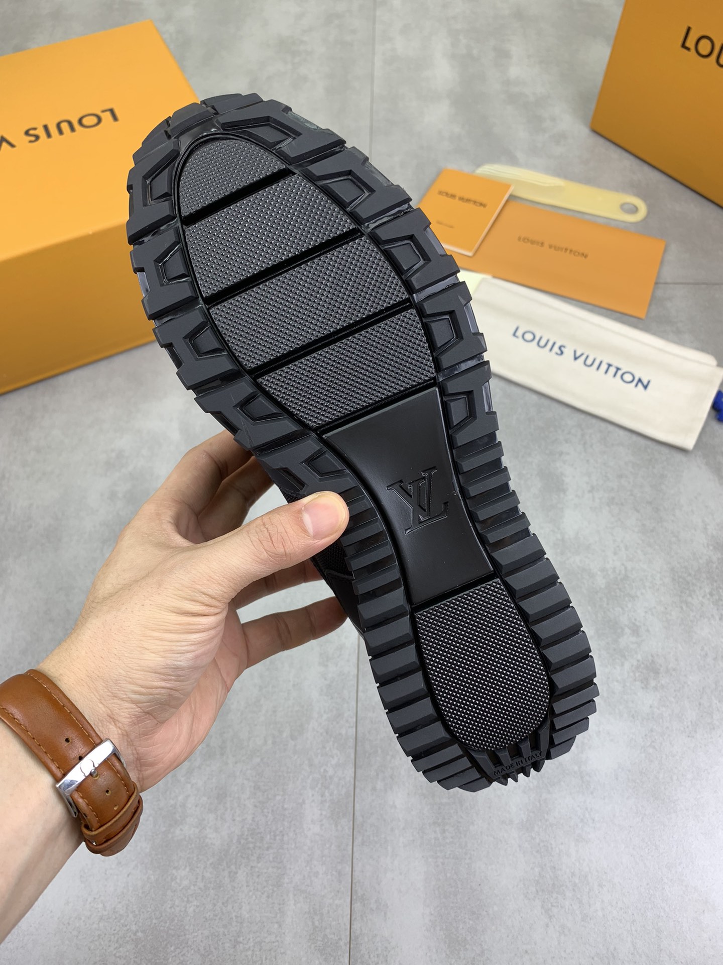 Louis Vuitton Men's Black Leather Run Away Sneakers - Size 38-44 9 i1718815036 4828 4
