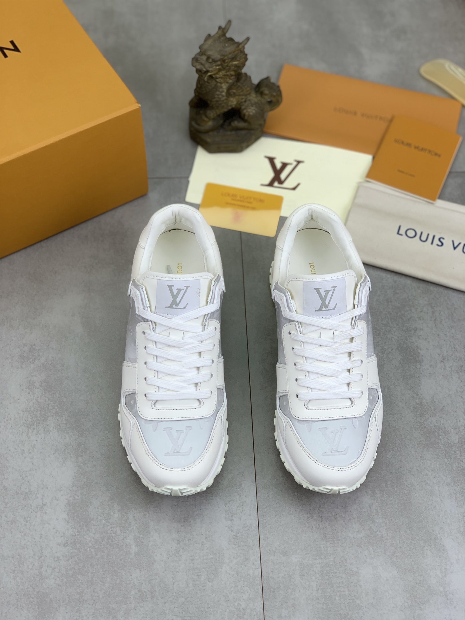 Louis Vuitton Men's White Leather Run Away Sneakers Size EU 38-44 3 i1719847724 1341 0