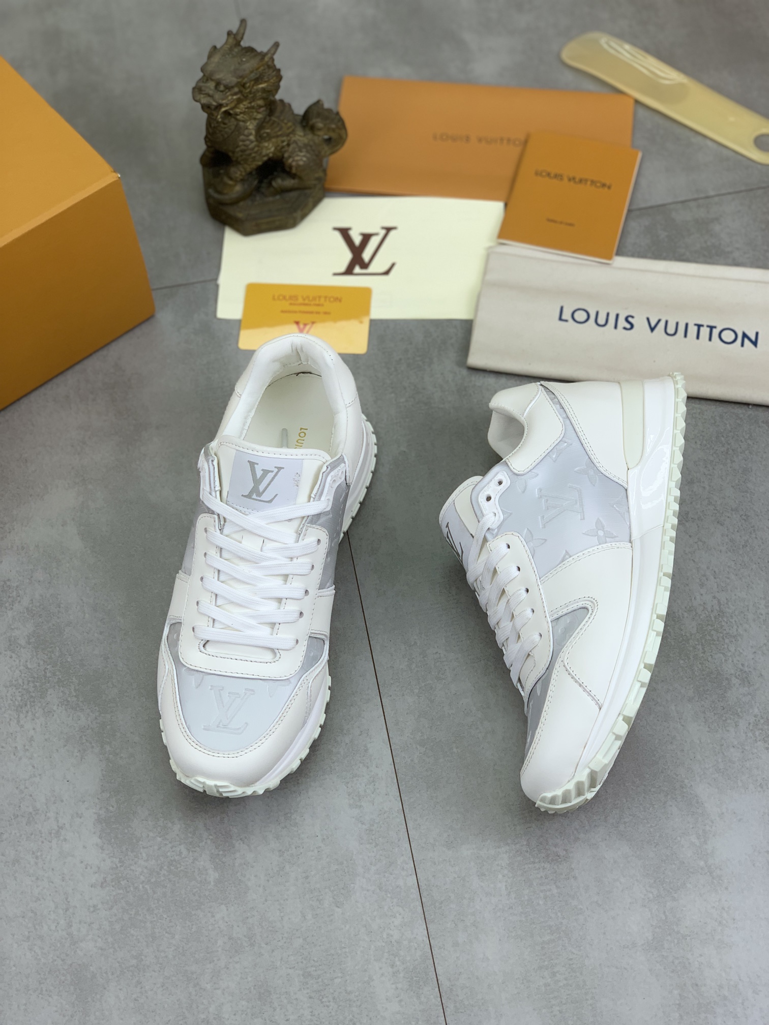 Louis Vuitton Men's White Leather Run Away Sneakers Size EU 38-44 6 i1719847724 4181 0