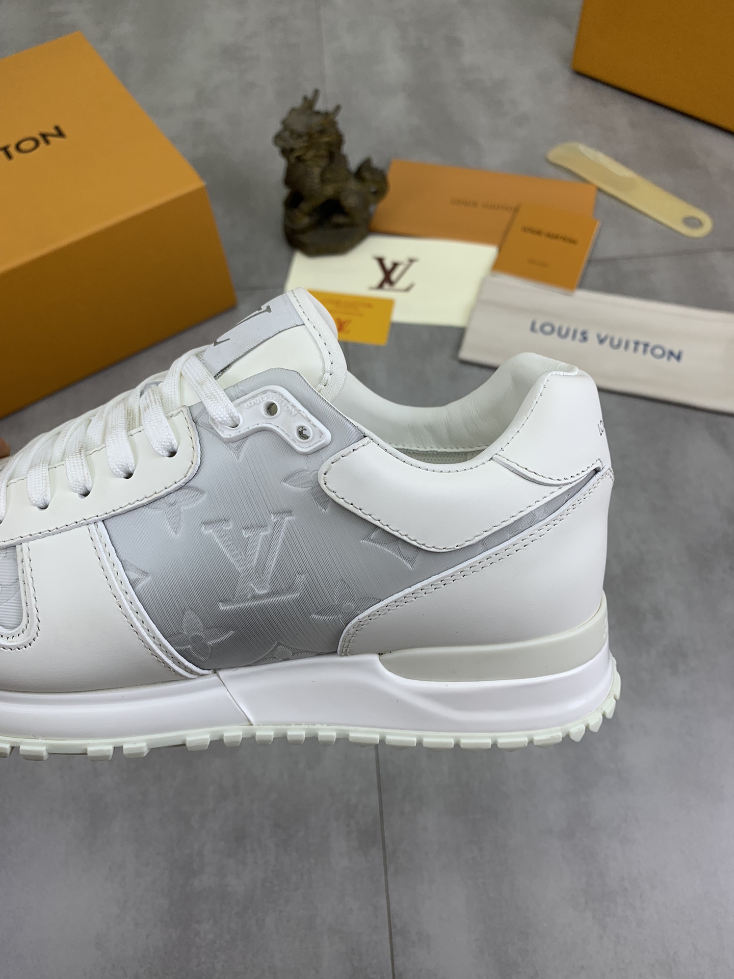 Louis Vuitton Men's White Leather Run Away Sneakers Size EU 38-44 8 i1719847724 7604 0