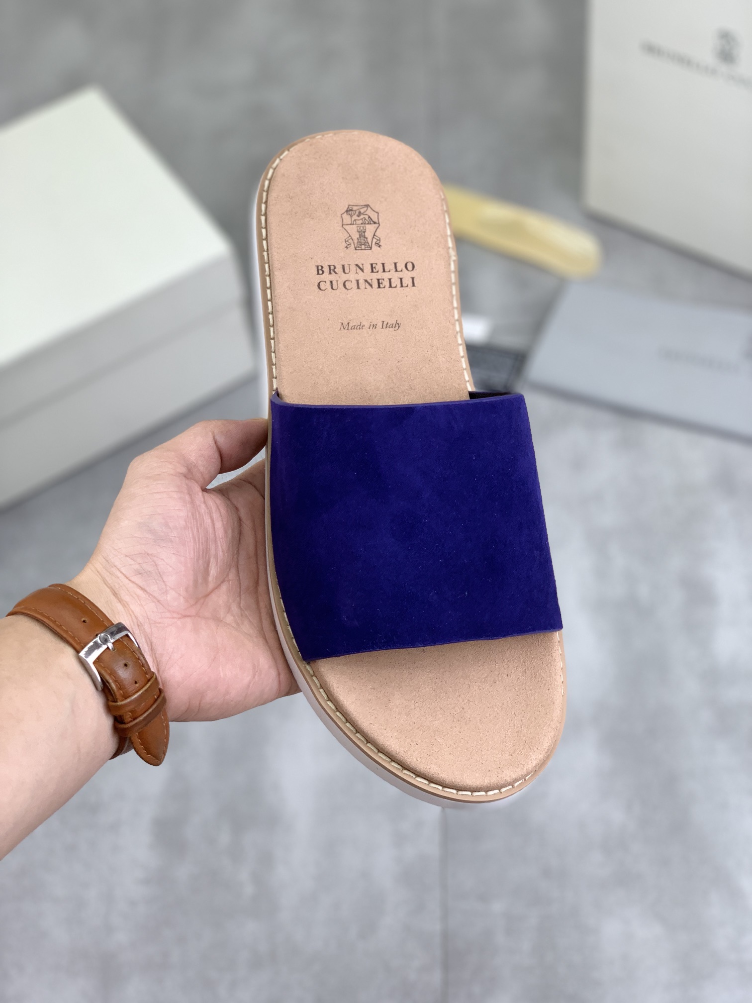 Precio de fábrica P130 Precio real Brunello Cucinelli BC New Suede Slippers, 24ss New Collection ¡Es