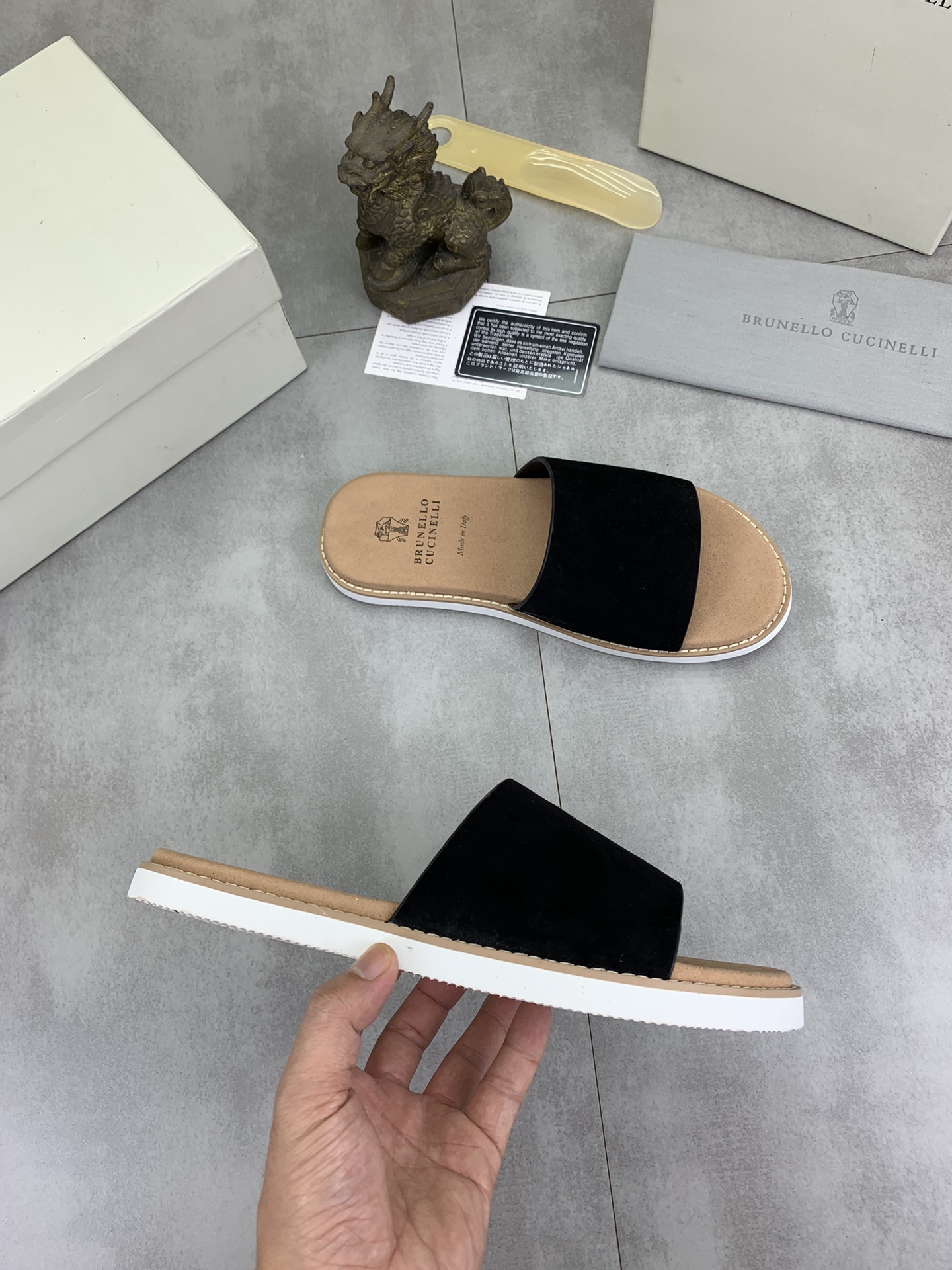 Precio de fábrica P130 Precio real Brunello Cucinelli BC New Suede Slippers, 24ss New Collection ¡Es