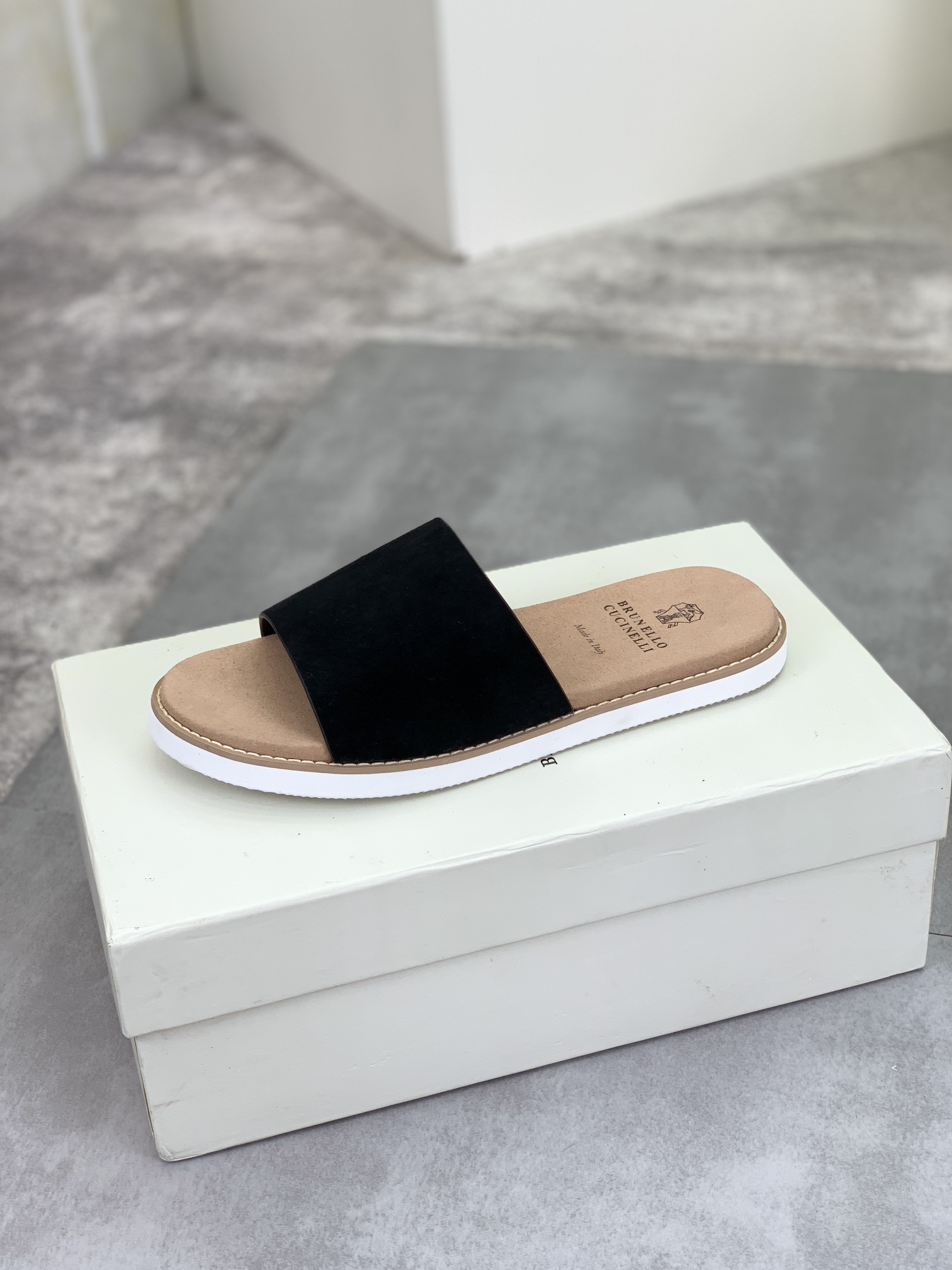 Precio de fábrica P130 Precio real Brunello Cucinelli BC New Suede Slippers, 24ss New Collection ¡Es