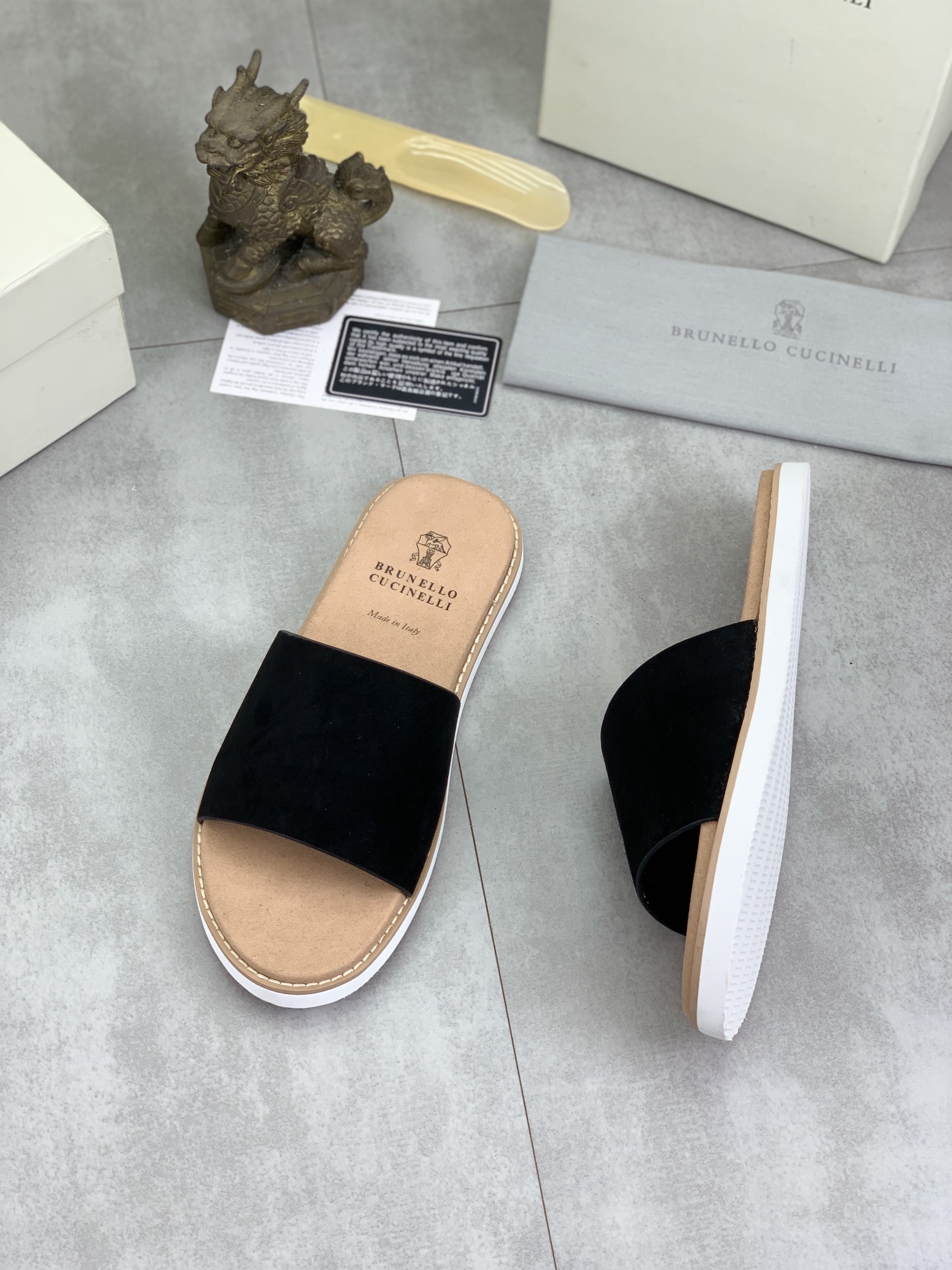 Precio de fábrica P130 Precio real Brunello Cucinelli BC New Suede Slippers, 24ss New Collection ¡Es