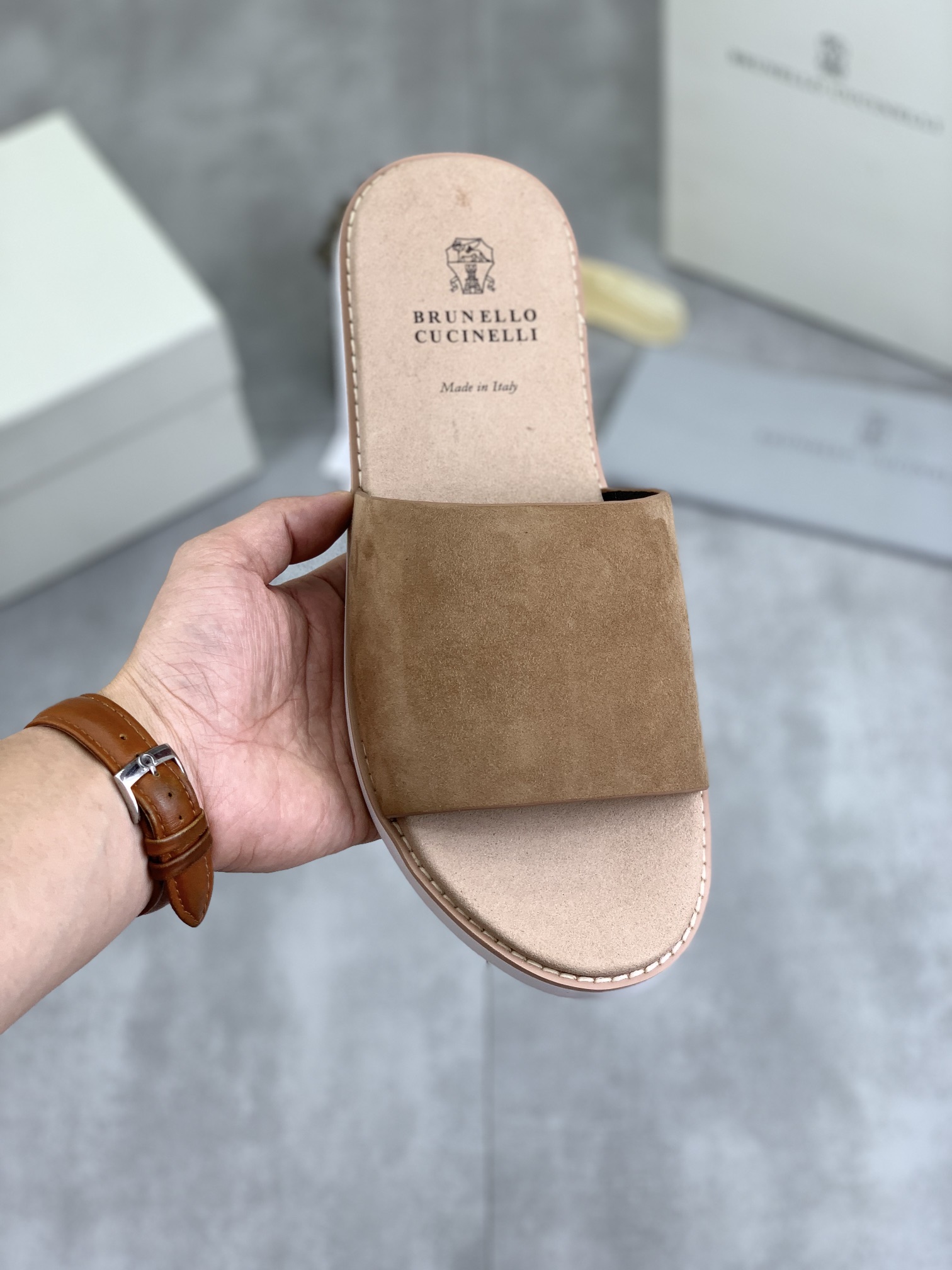 Precio de fábrica P130 Precio real Brunello Cucinelli BC New Suede Slippers, 24ss New Collection ¡Es