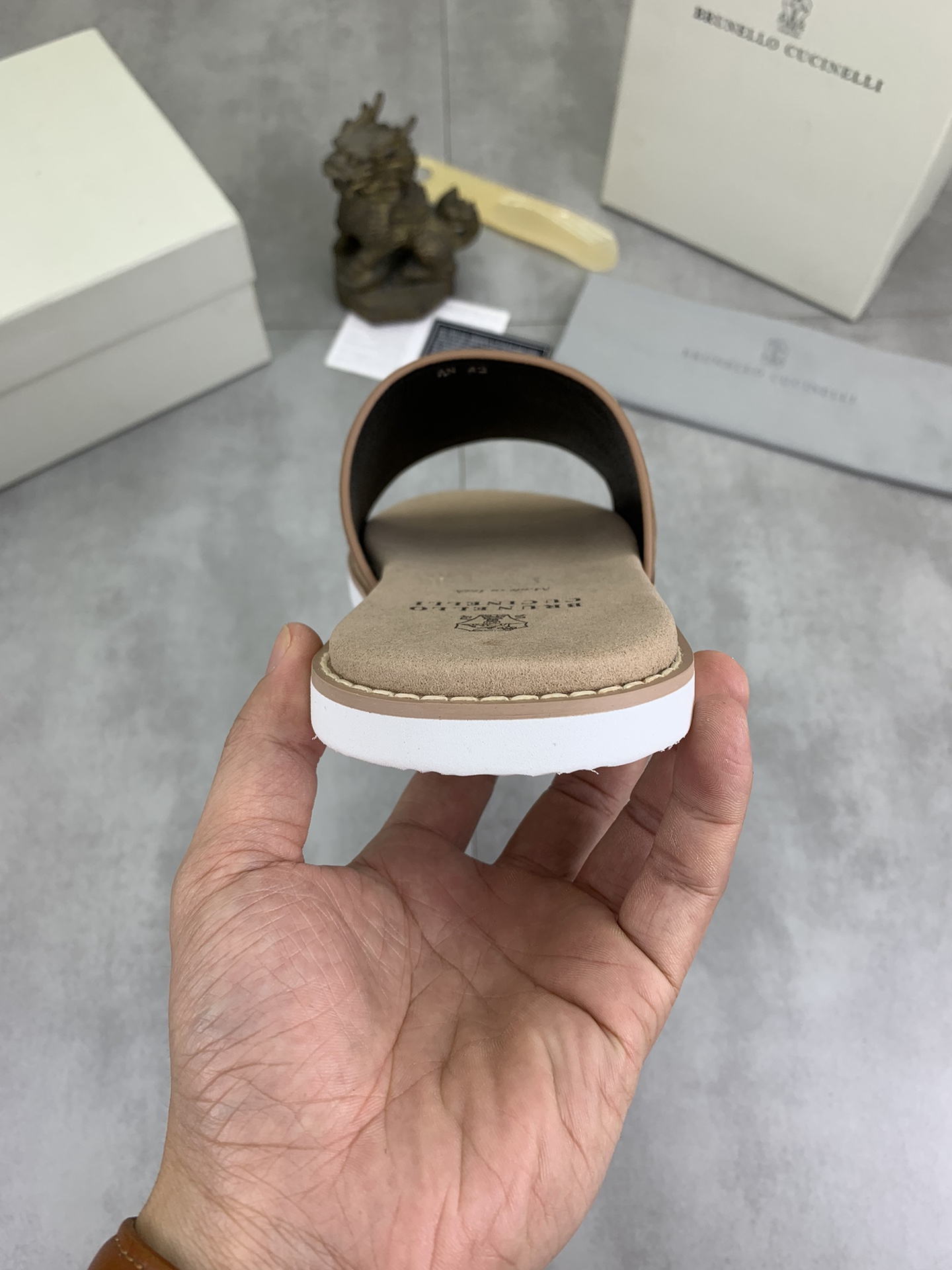 Precio de fábrica P130 Precio real Brunello Cucinelli BC New Suede Slippers, 24ss New Collection ¡Es