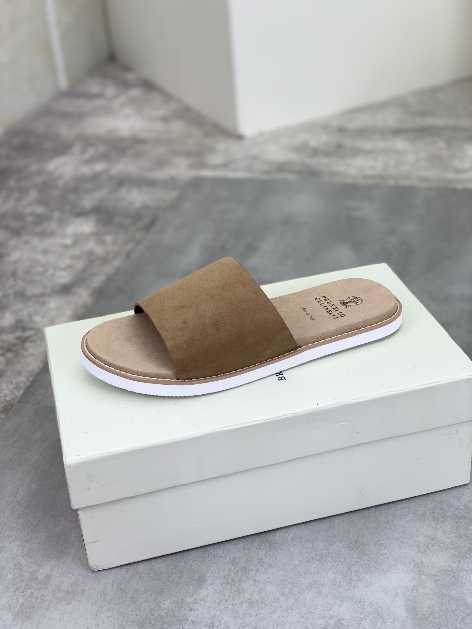 Precio de fábrica P130 Precio real Brunello Cucinelli BC New Suede Slippers, 24ss New Collection ¡Es