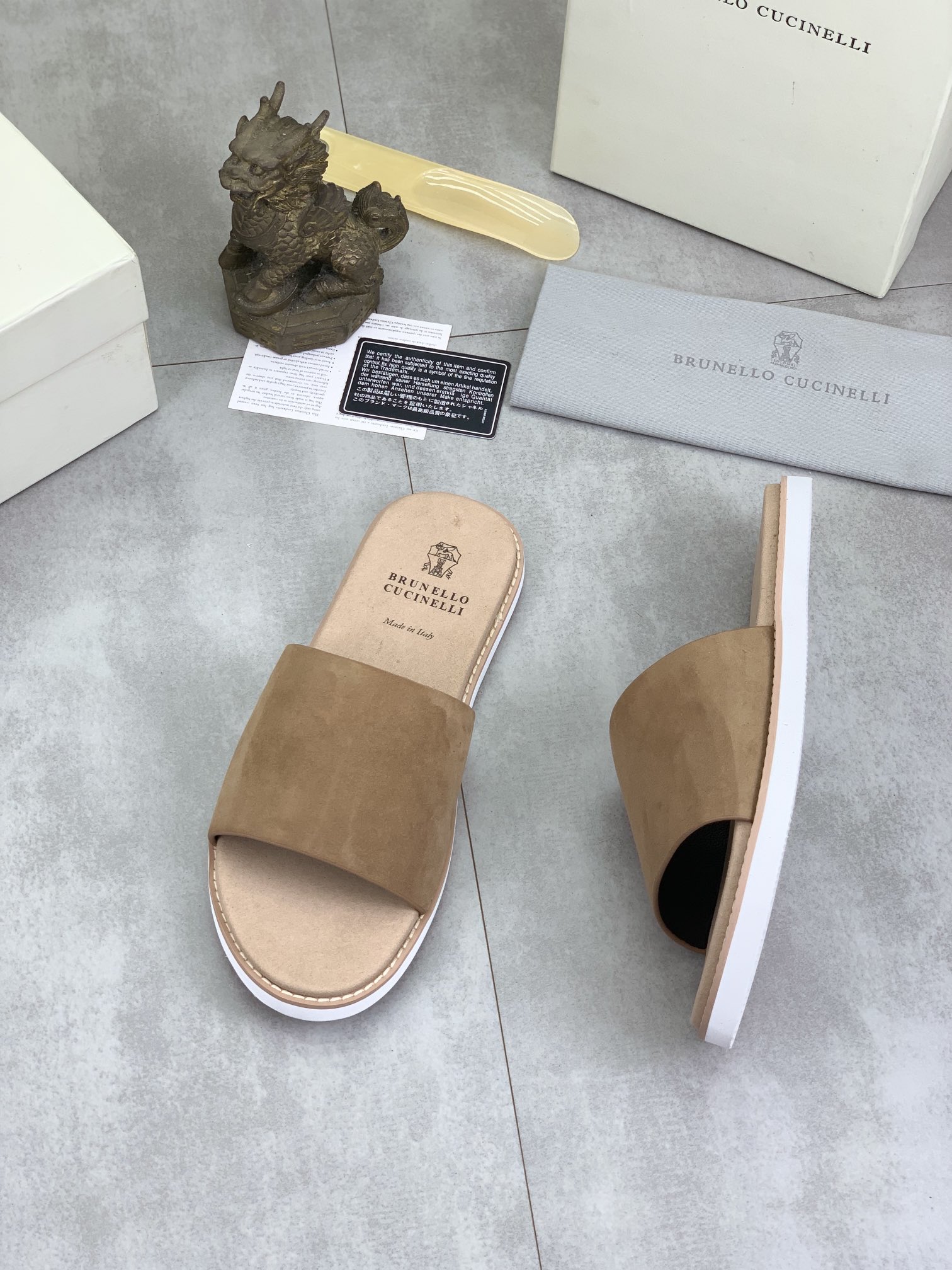 Precio de fábrica P130 Precio real Brunello Cucinelli BC New Suede Slippers, 24ss New Collection ¡Es