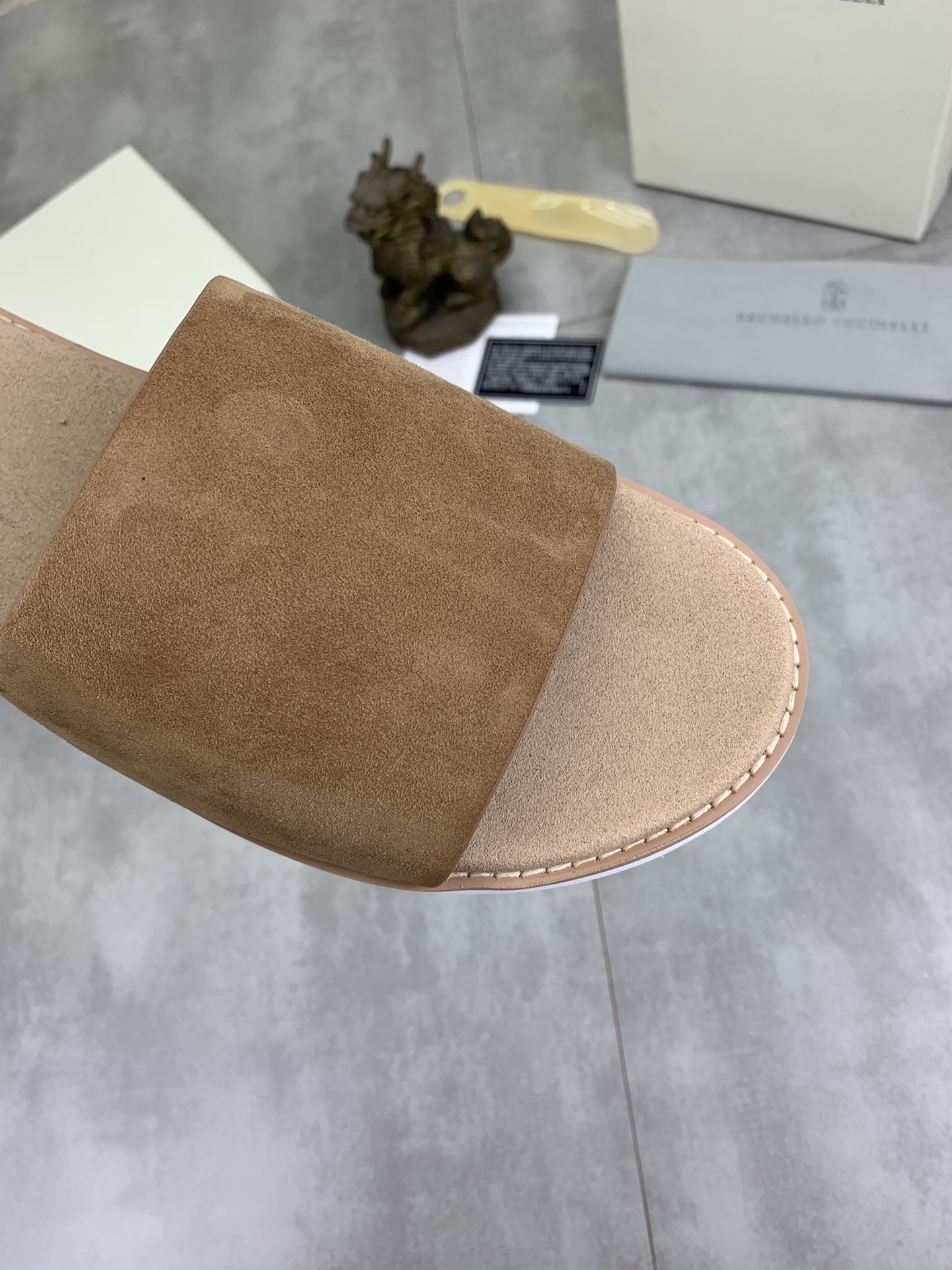 Precio de fábrica P130 Precio real Brunello Cucinelli BC New Suede Slippers, 24ss New Collection ¡Es