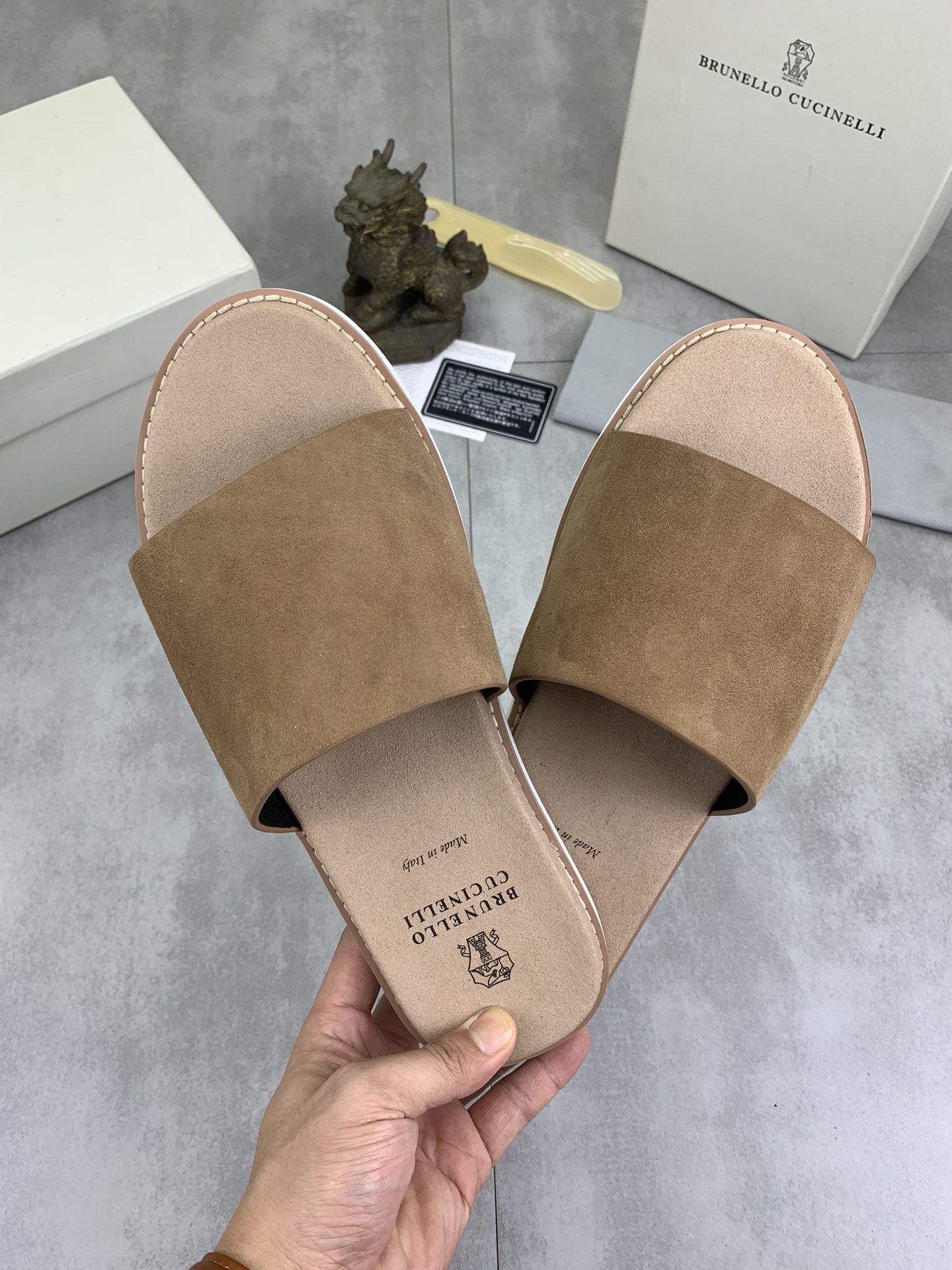 Precio de fábrica P130 Precio real Brunello Cucinelli BC New Suede Slippers, 24ss New Collection ¡Es