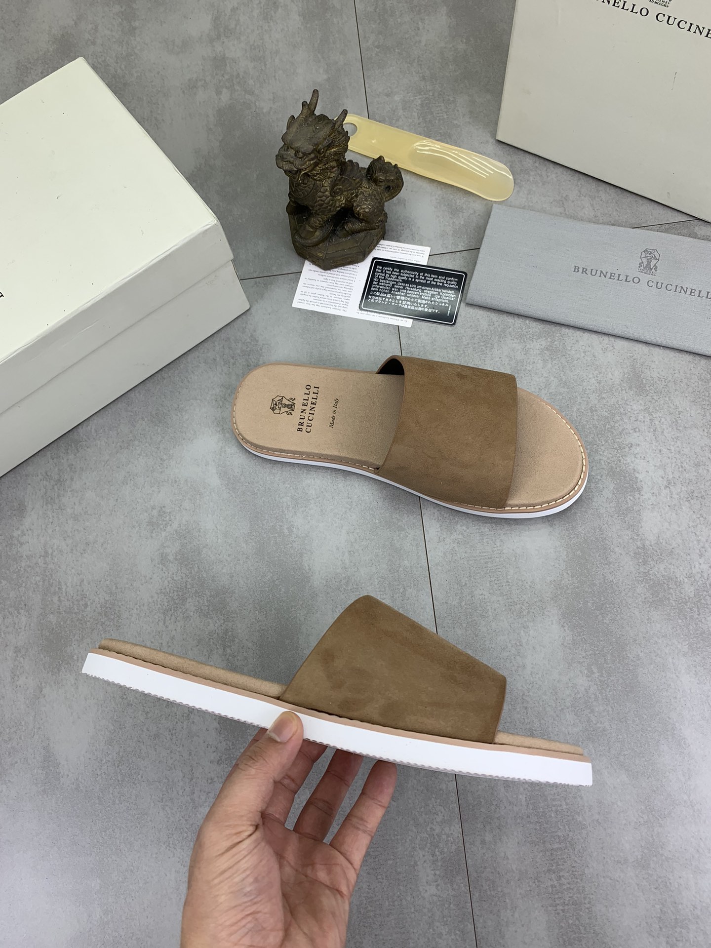 Precio de fábrica P130 Precio real Brunello Cucinelli BC New Suede Slippers, 24ss New Collection ¡Es